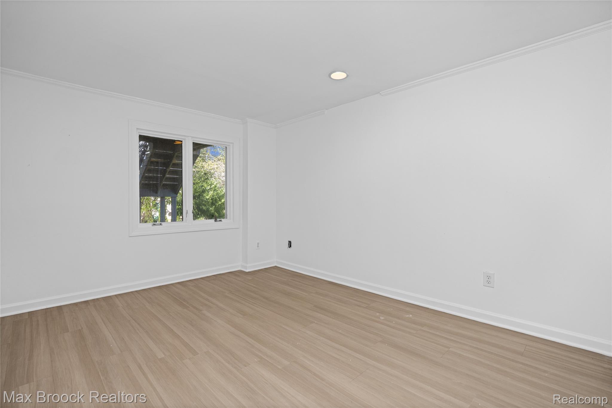 3382 Long Meadow Court Property Photo 24