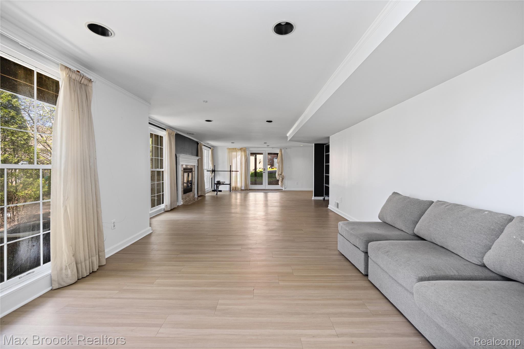 3382 Long Meadow Court Property Photo 25