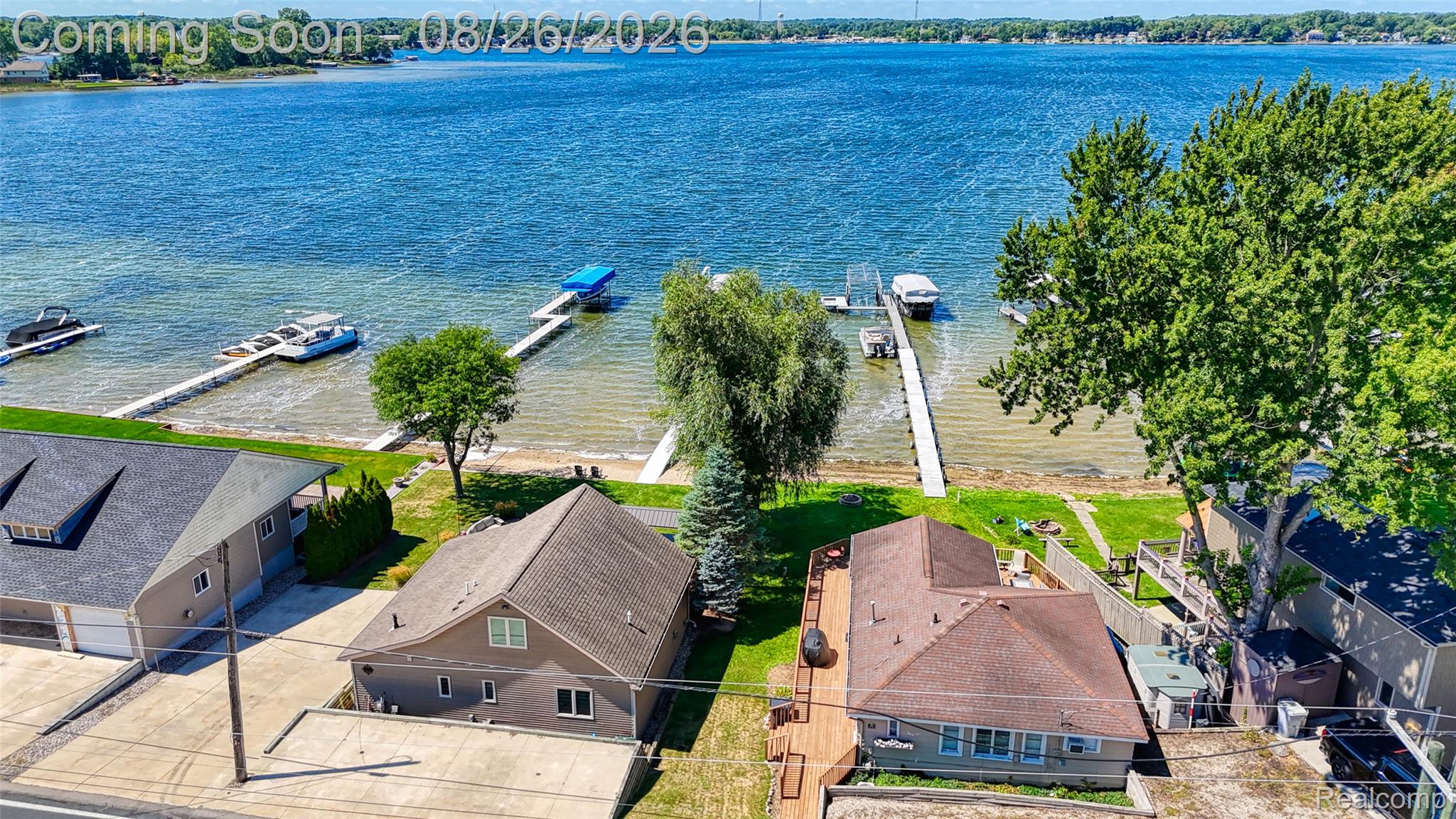 453 E Shore Drive Property Photo 10