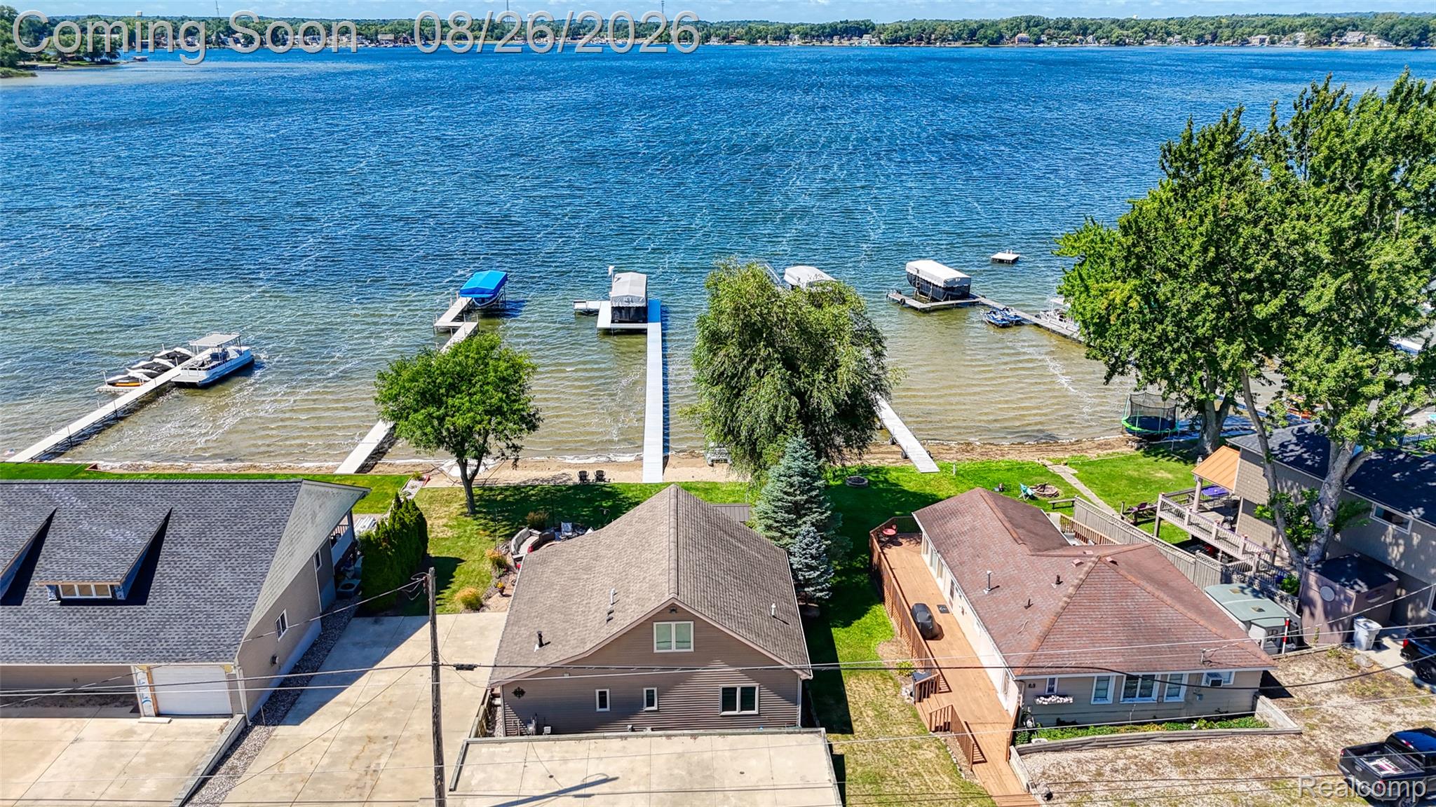 453 E Shore Drive Property Photo 11