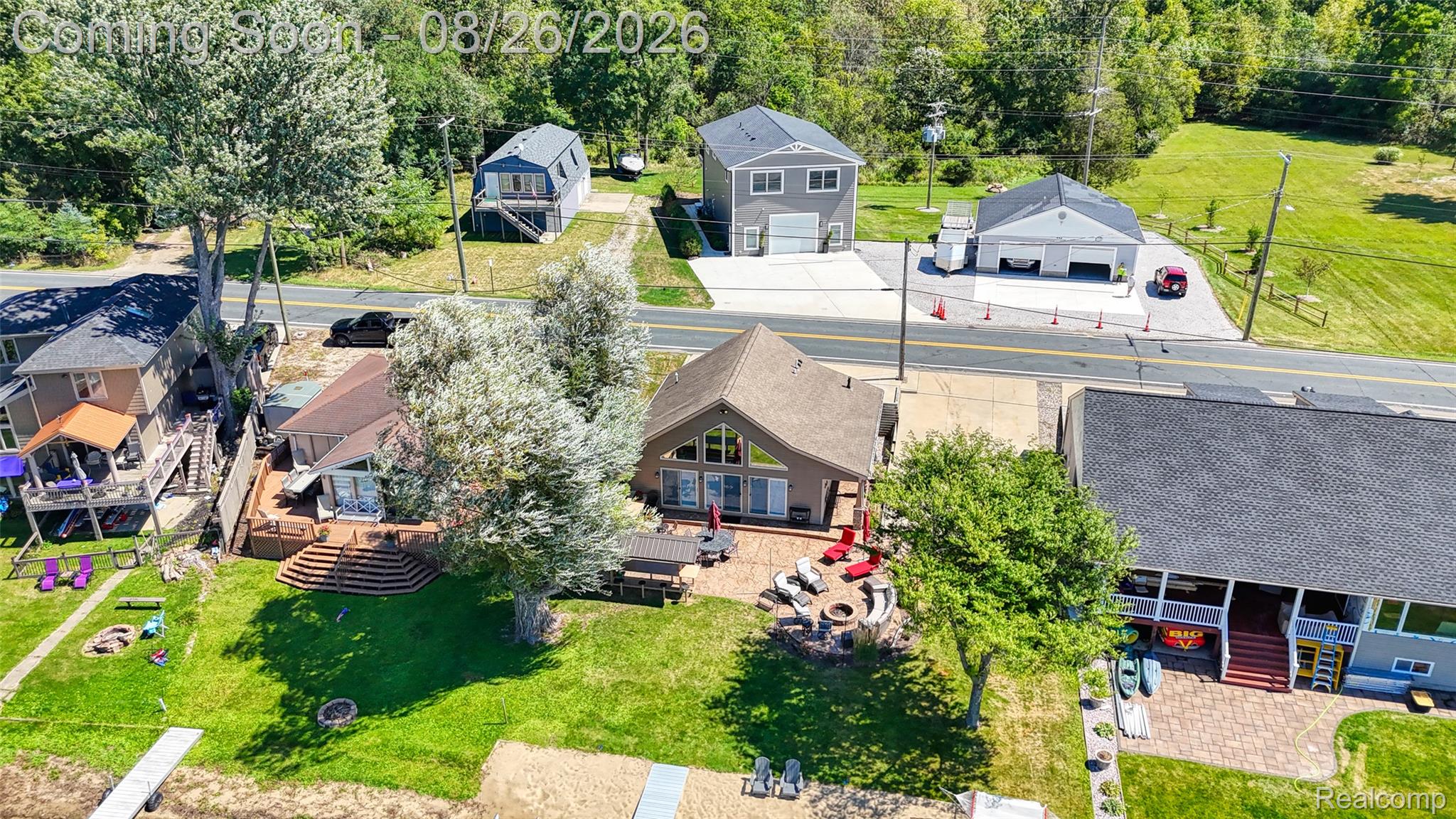 453 E Shore Drive Property Photo 13