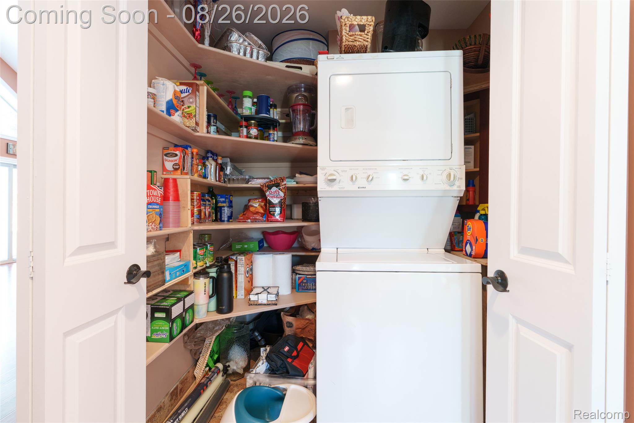 453 E Shore Drive Property Photo 32