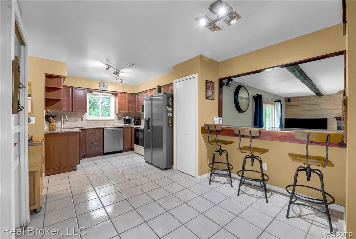 5214 Daniels Drive Property Photo 9