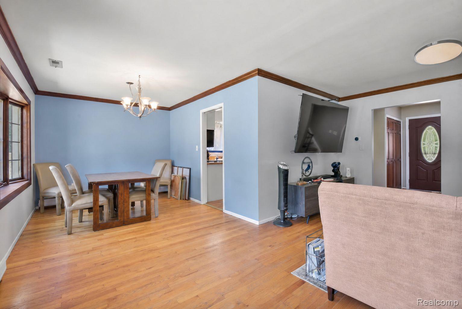 8522 Hampton Property Photo 9