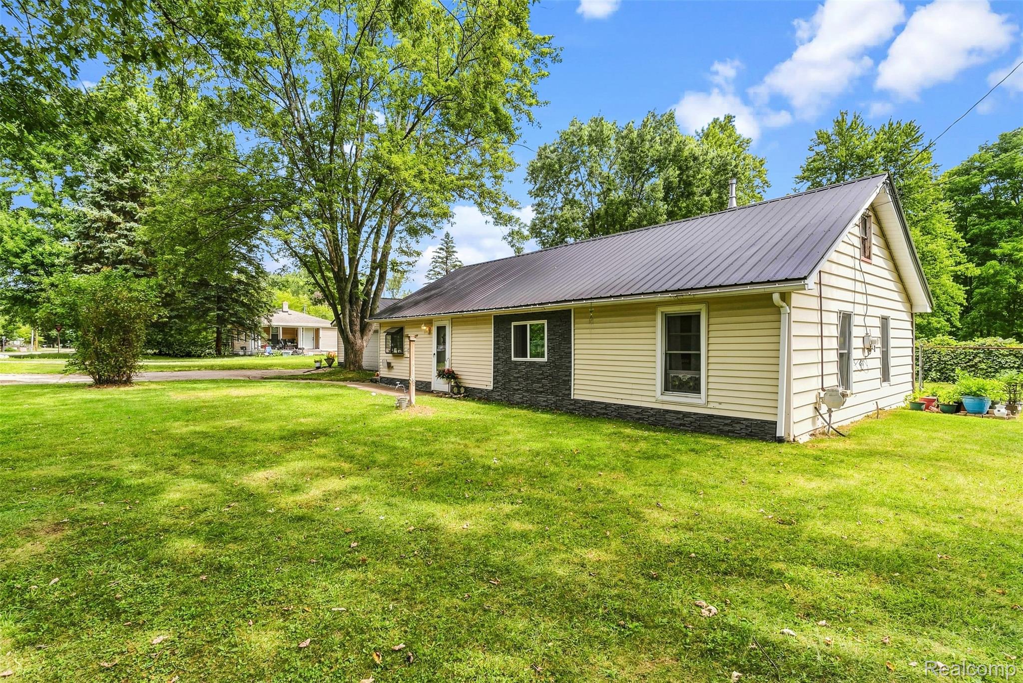 1163 S Packard Avenue Property Photo 3