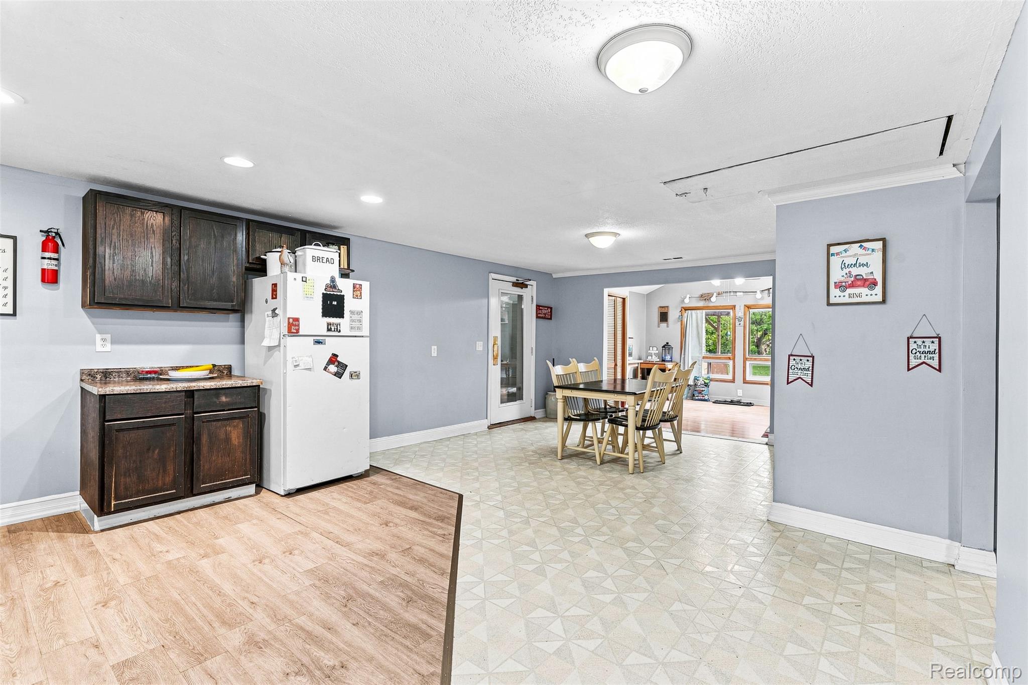 1163 S Packard Avenue Property Photo 7