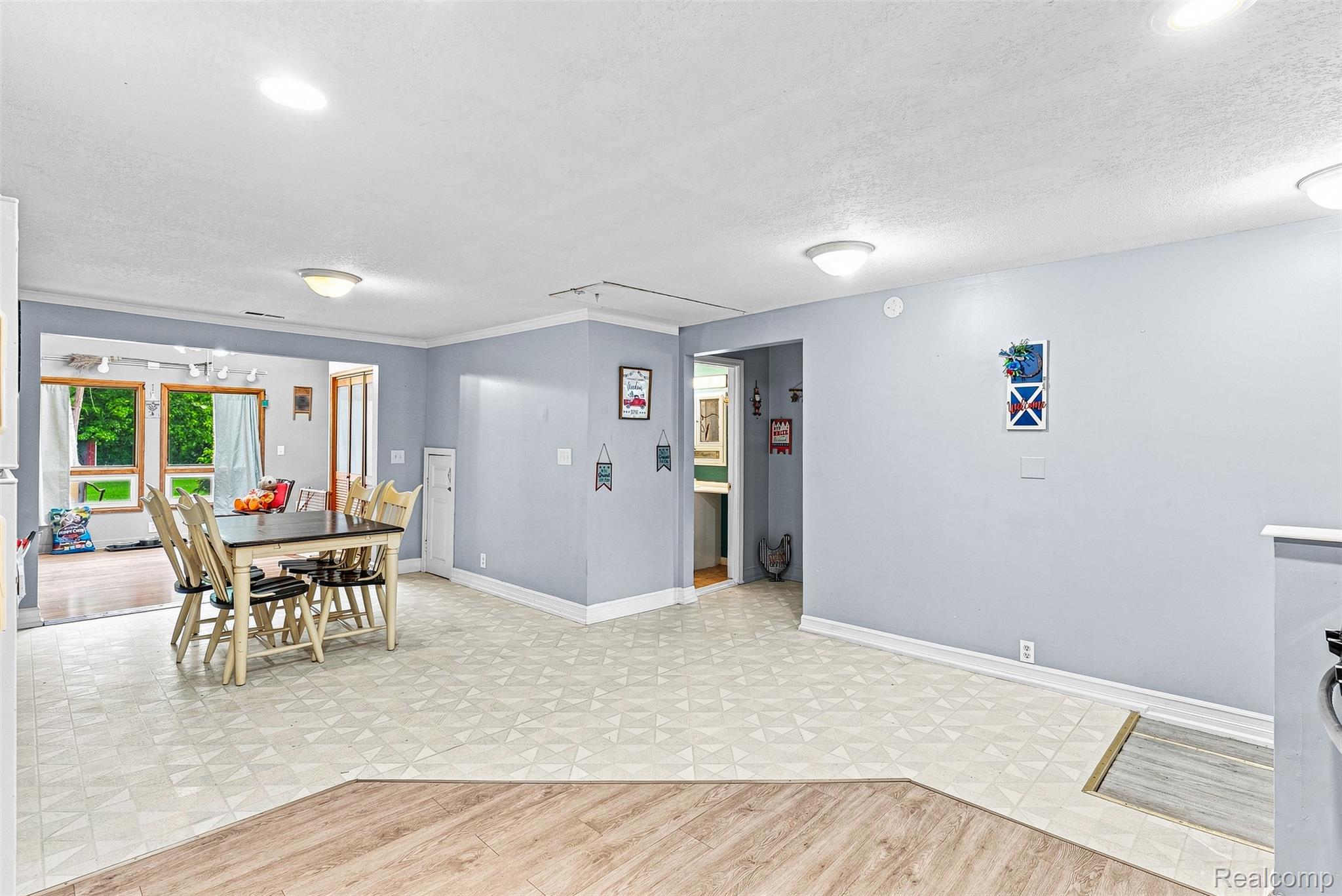 1163 S Packard Avenue Property Photo 10