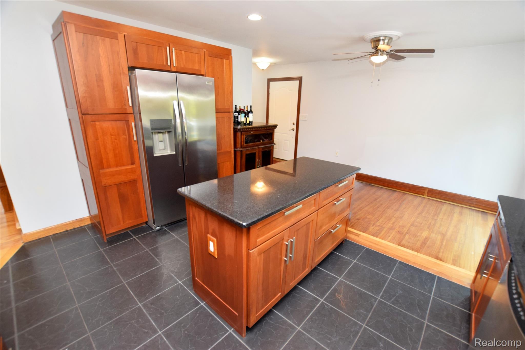 2182 Wiggins Road Property Photo 4