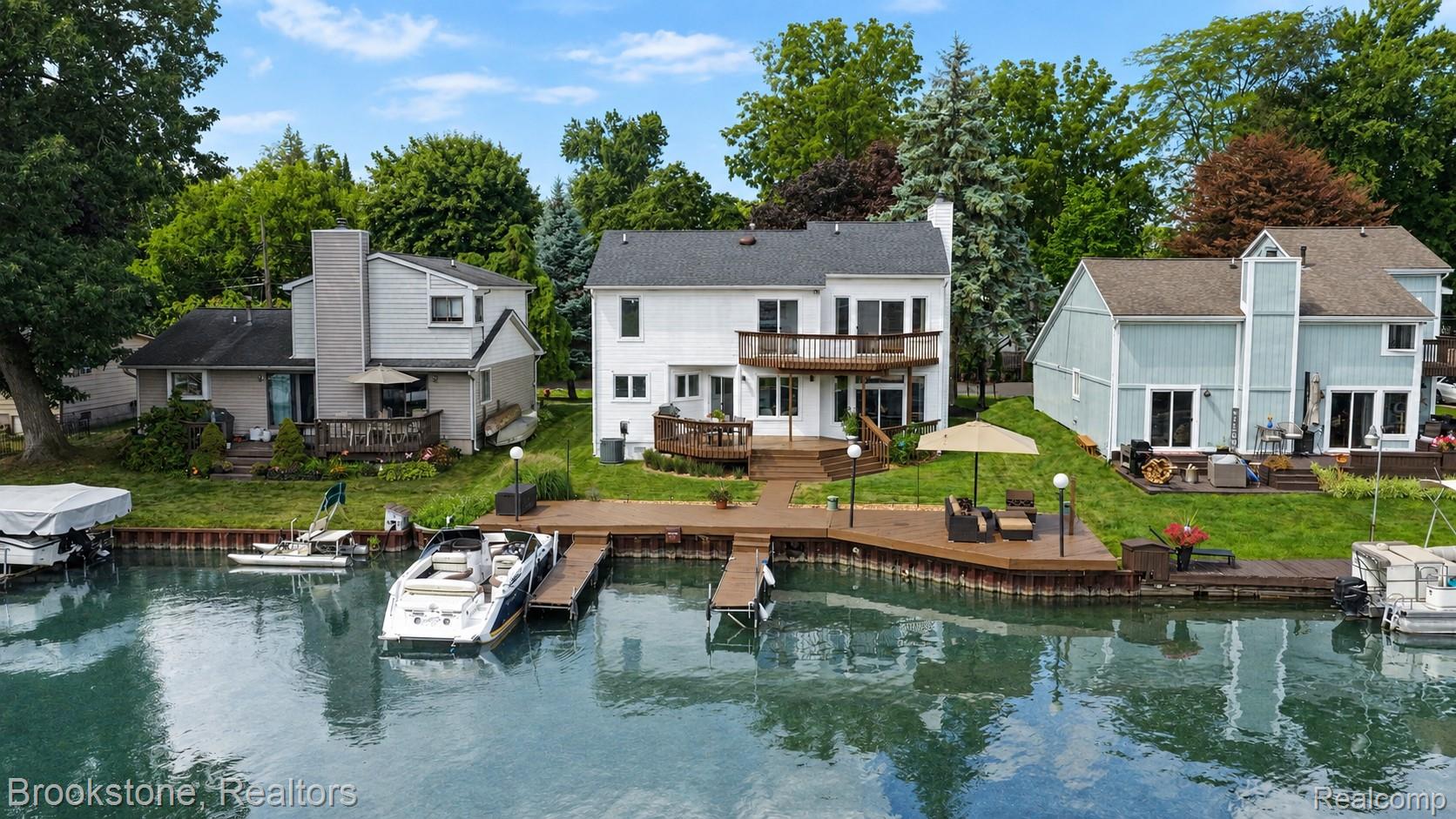 1839 Rustic Property Photo 2