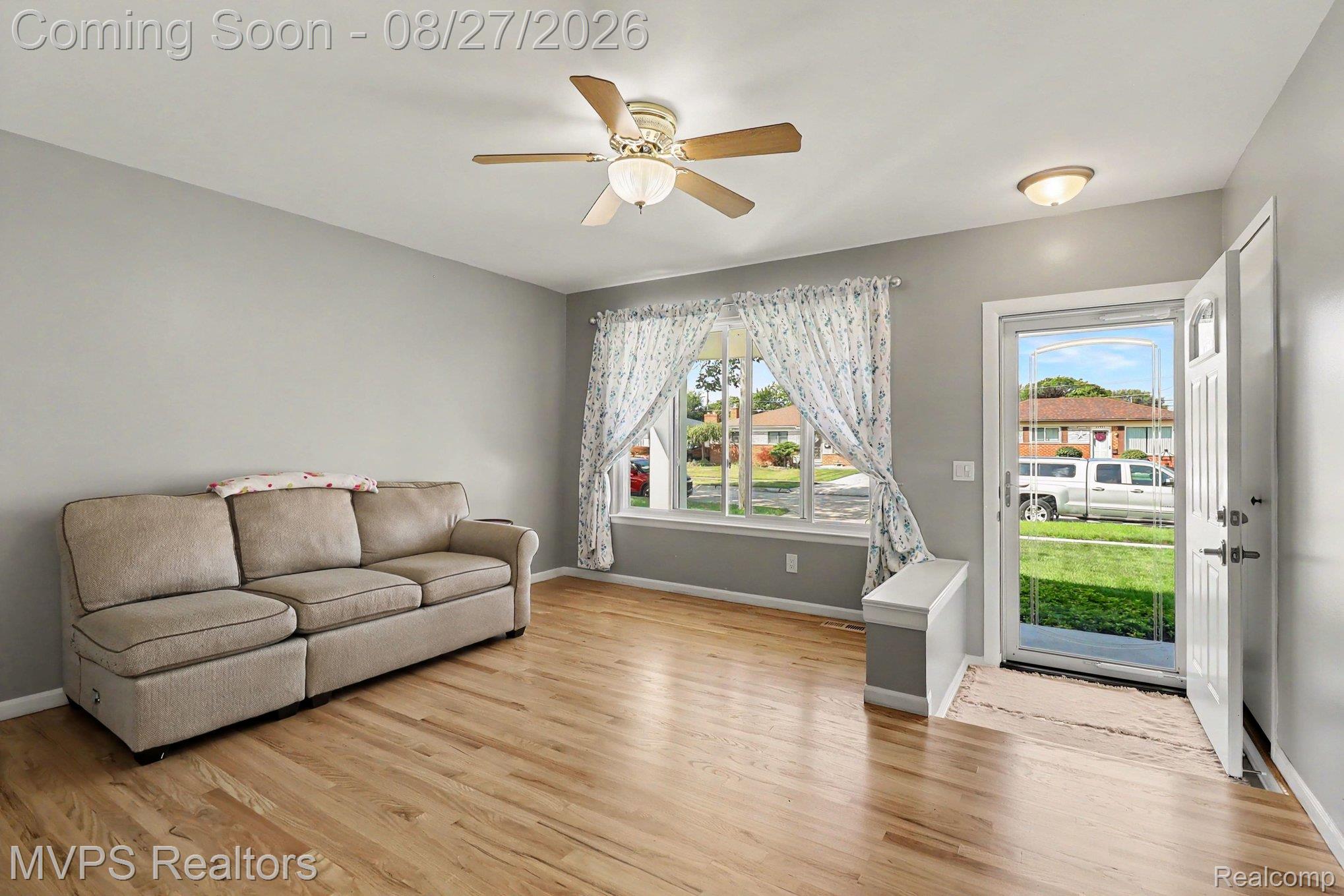 32358 Gloede Drive Property Photo 3