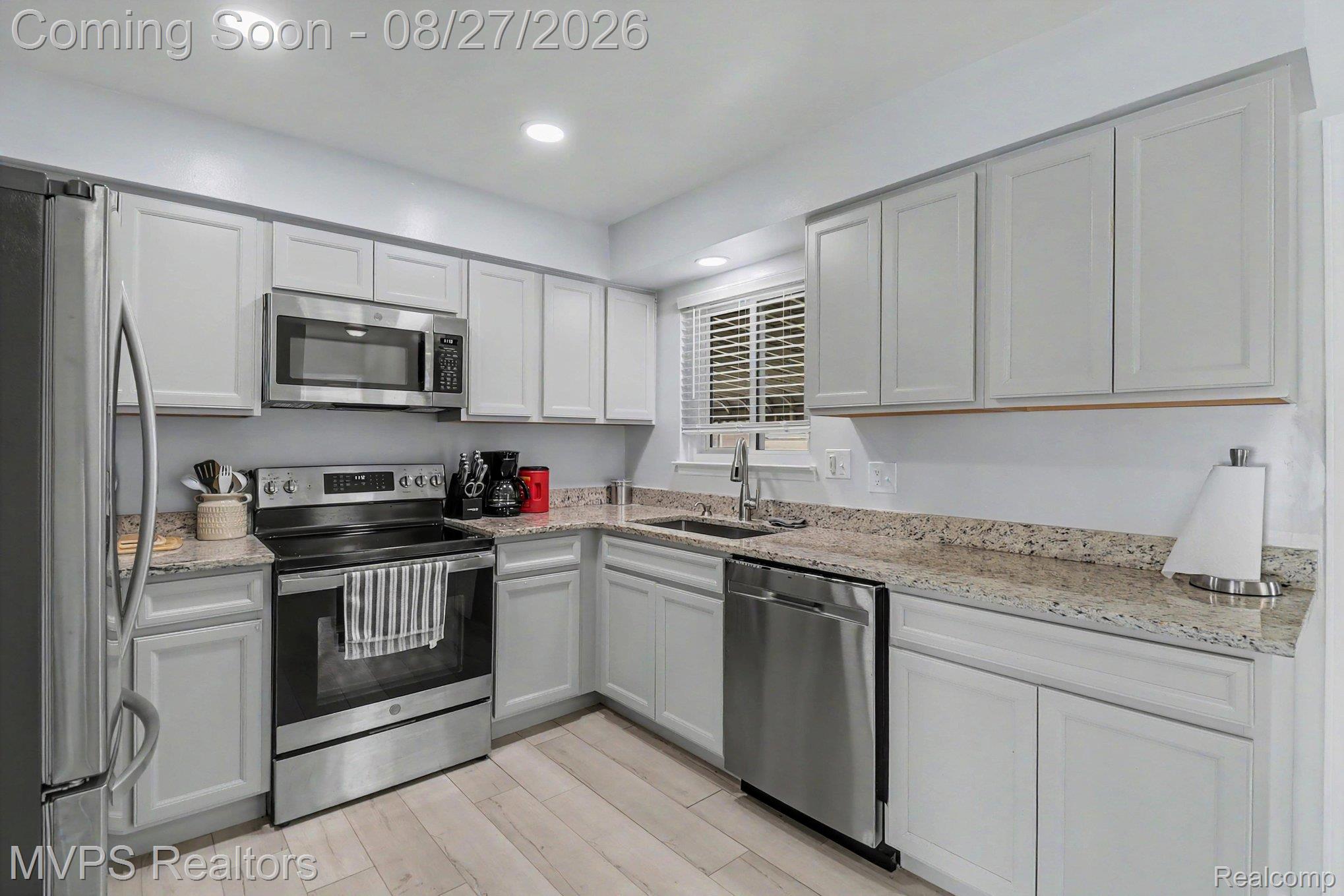 32358 Gloede Drive Property Photo 5