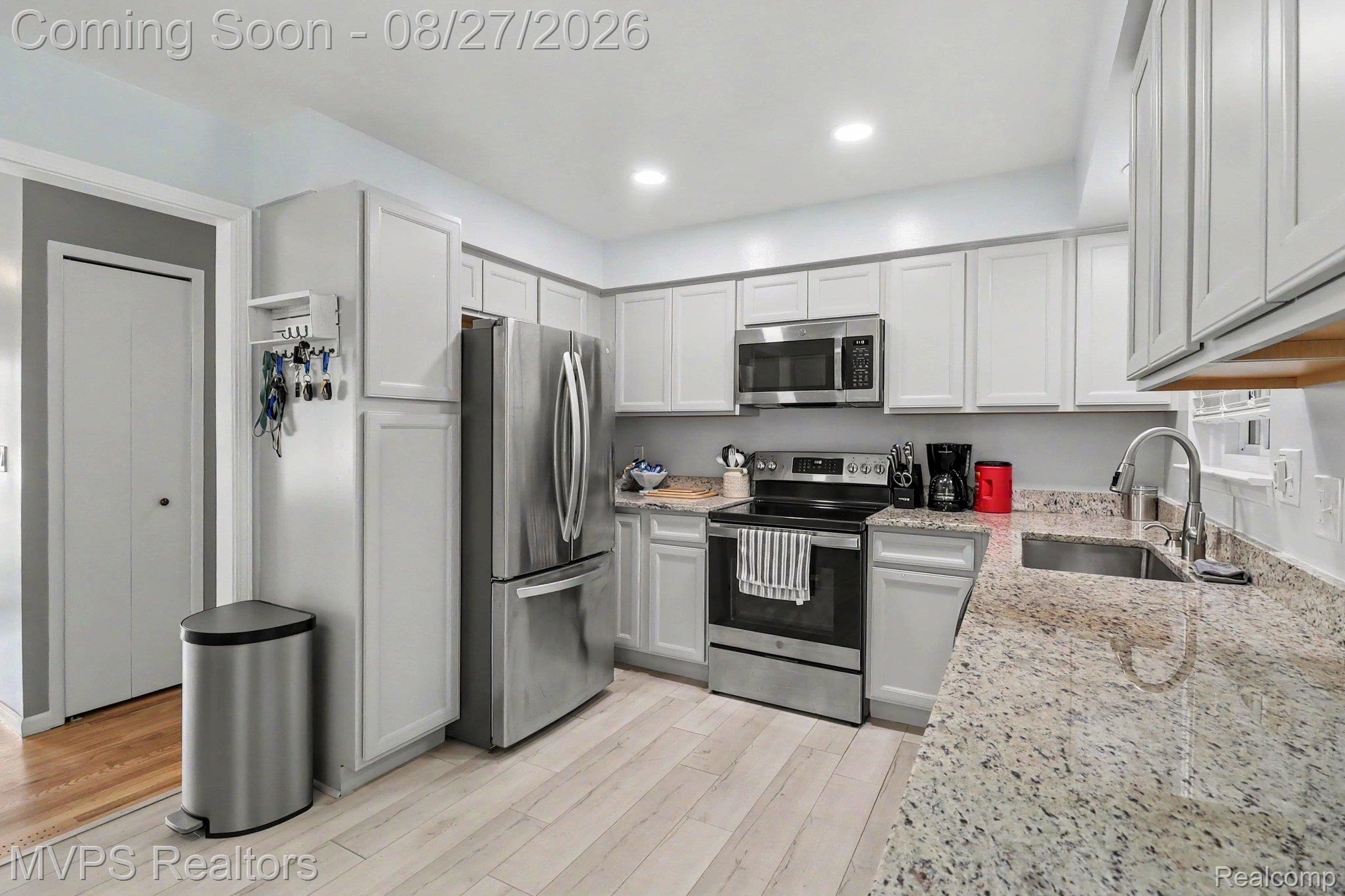 32358 Gloede Drive Property Photo 6