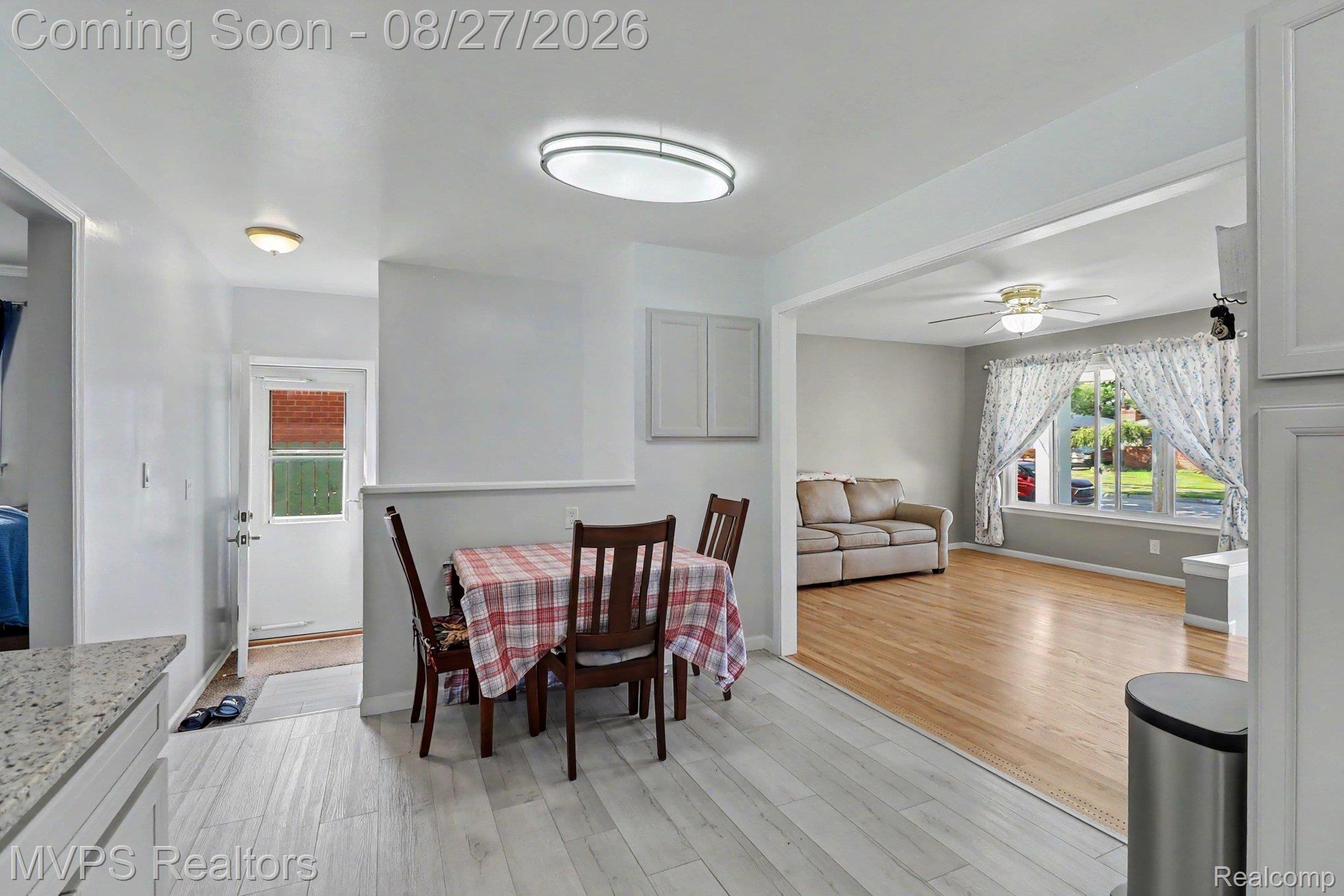 32358 Gloede Drive Property Photo 7