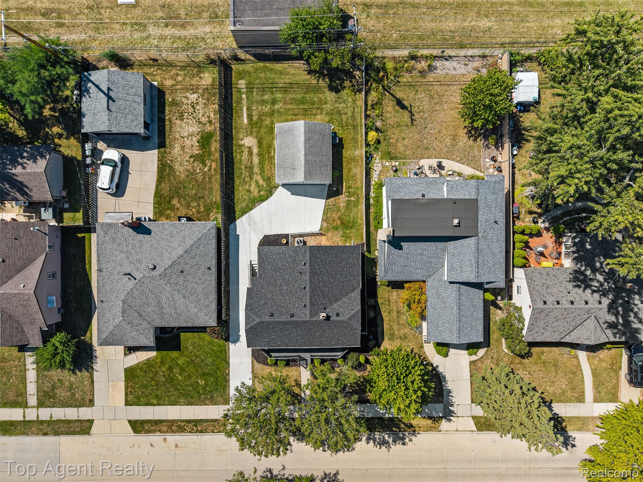 22228 Bon Heur Street Property Photo 40
