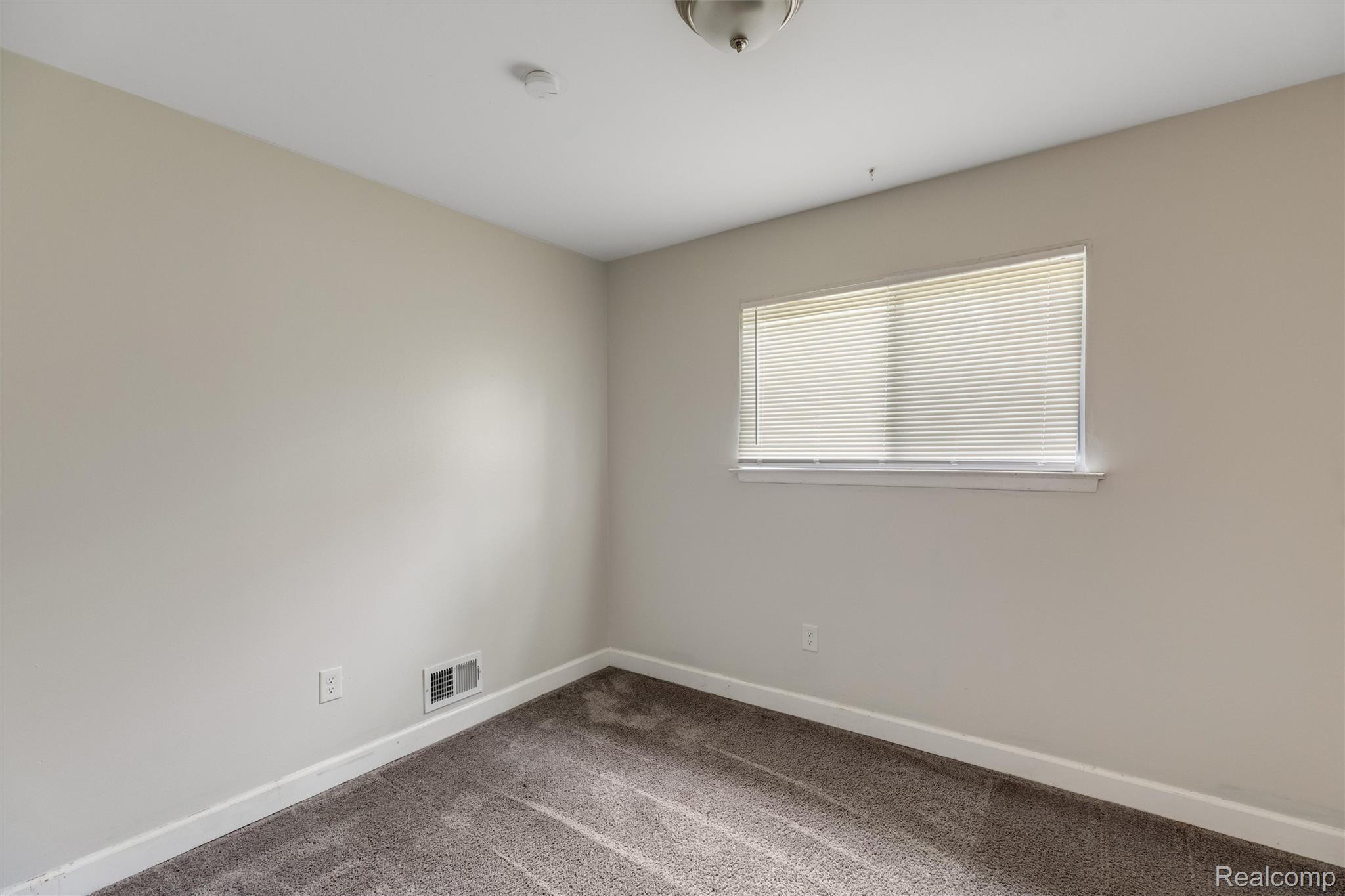 15824 Dacosta Street Property Photo 10