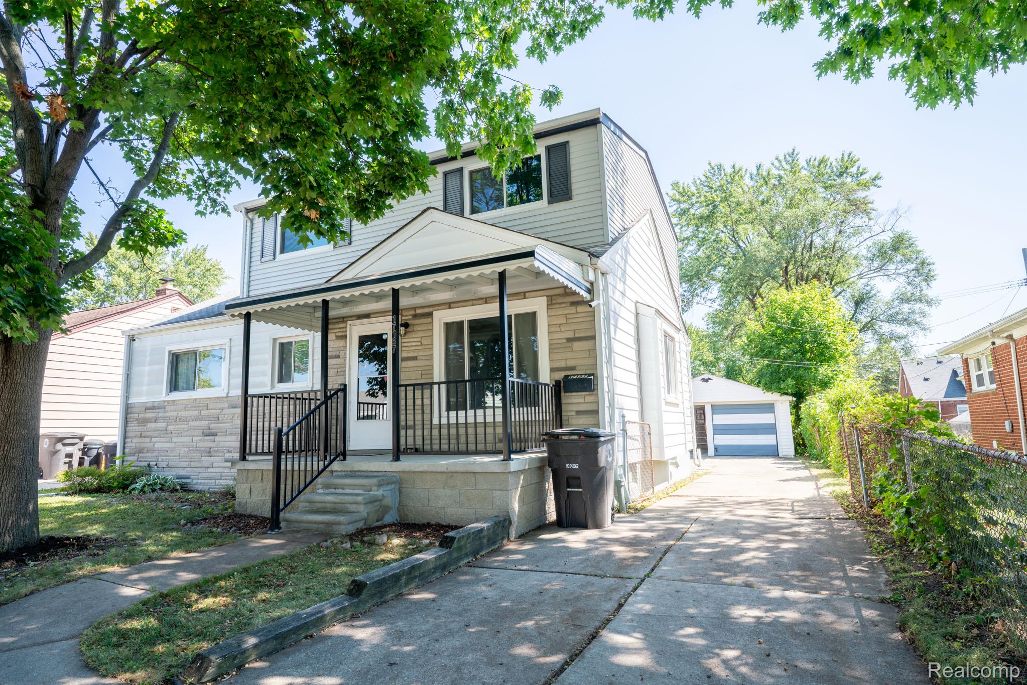 17157 Matthews Street Property Photo 3