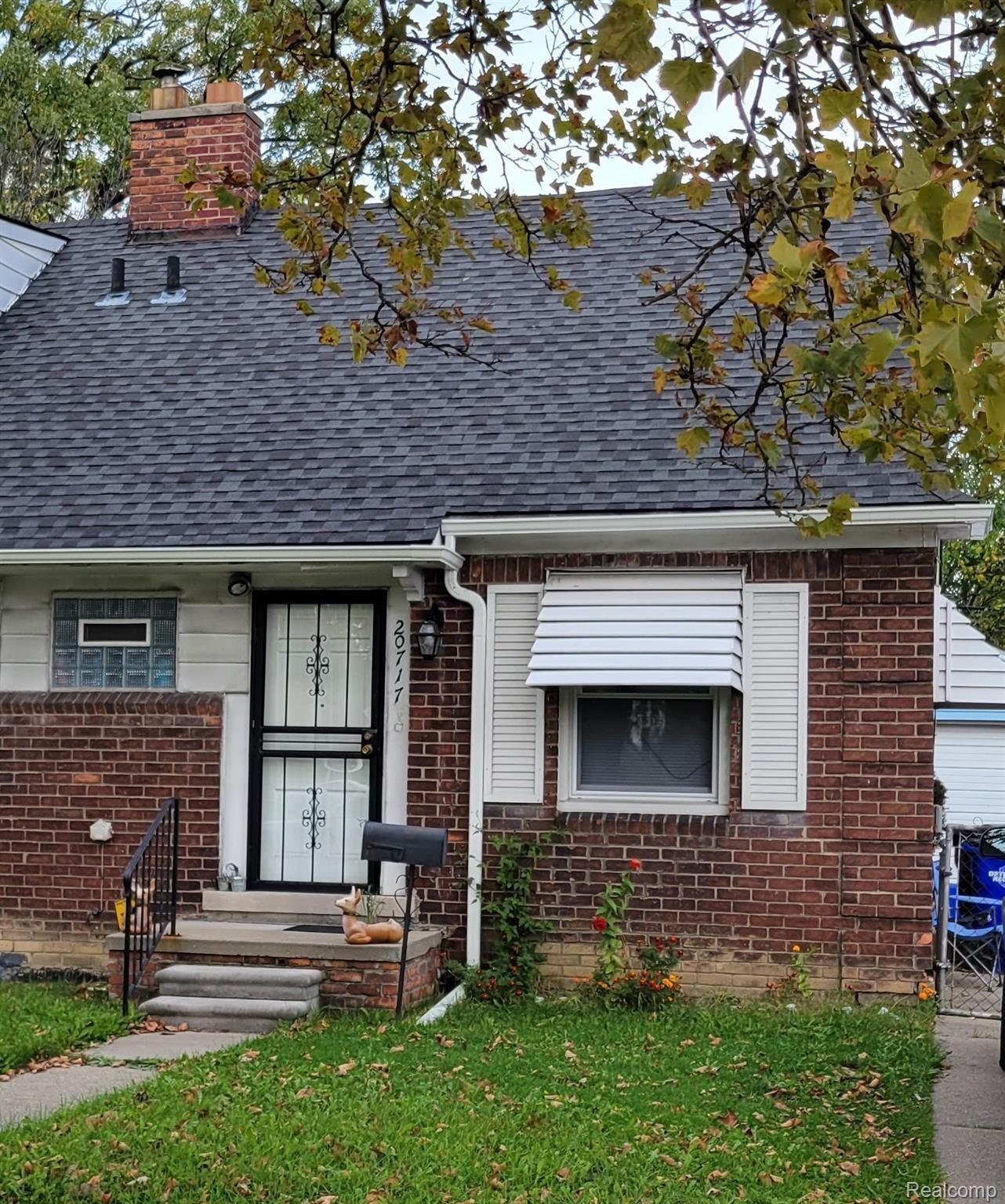 20717 MOROSS Road Property Photo 1