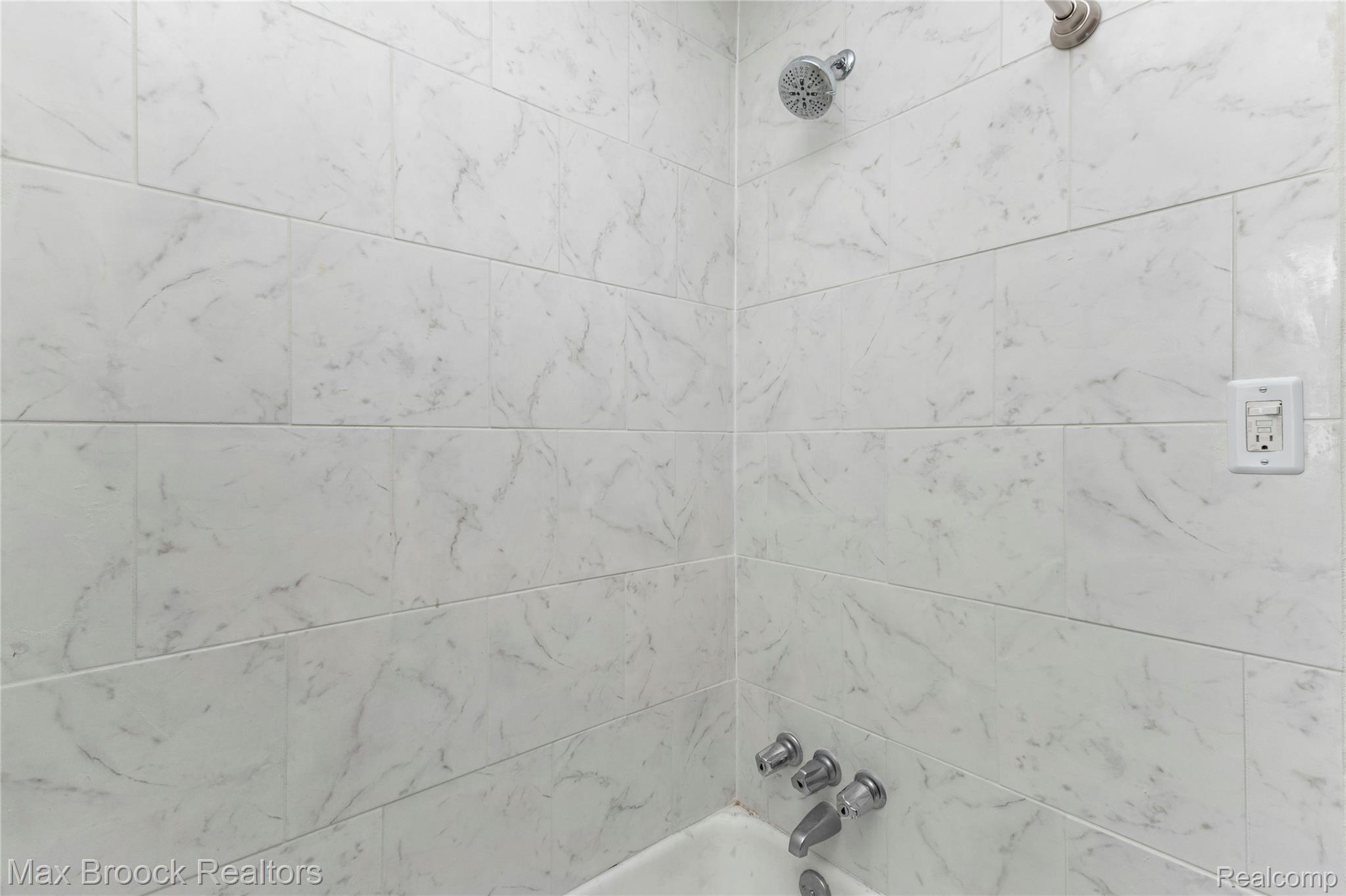 2222 Montroyal Avenue Property Photo 26