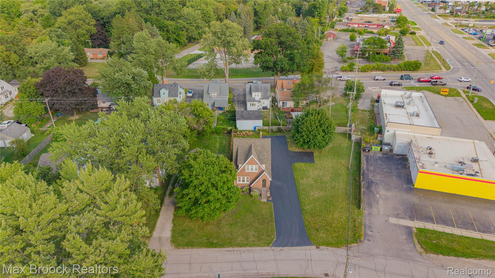2222 Montroyal Avenue Property Photo 30