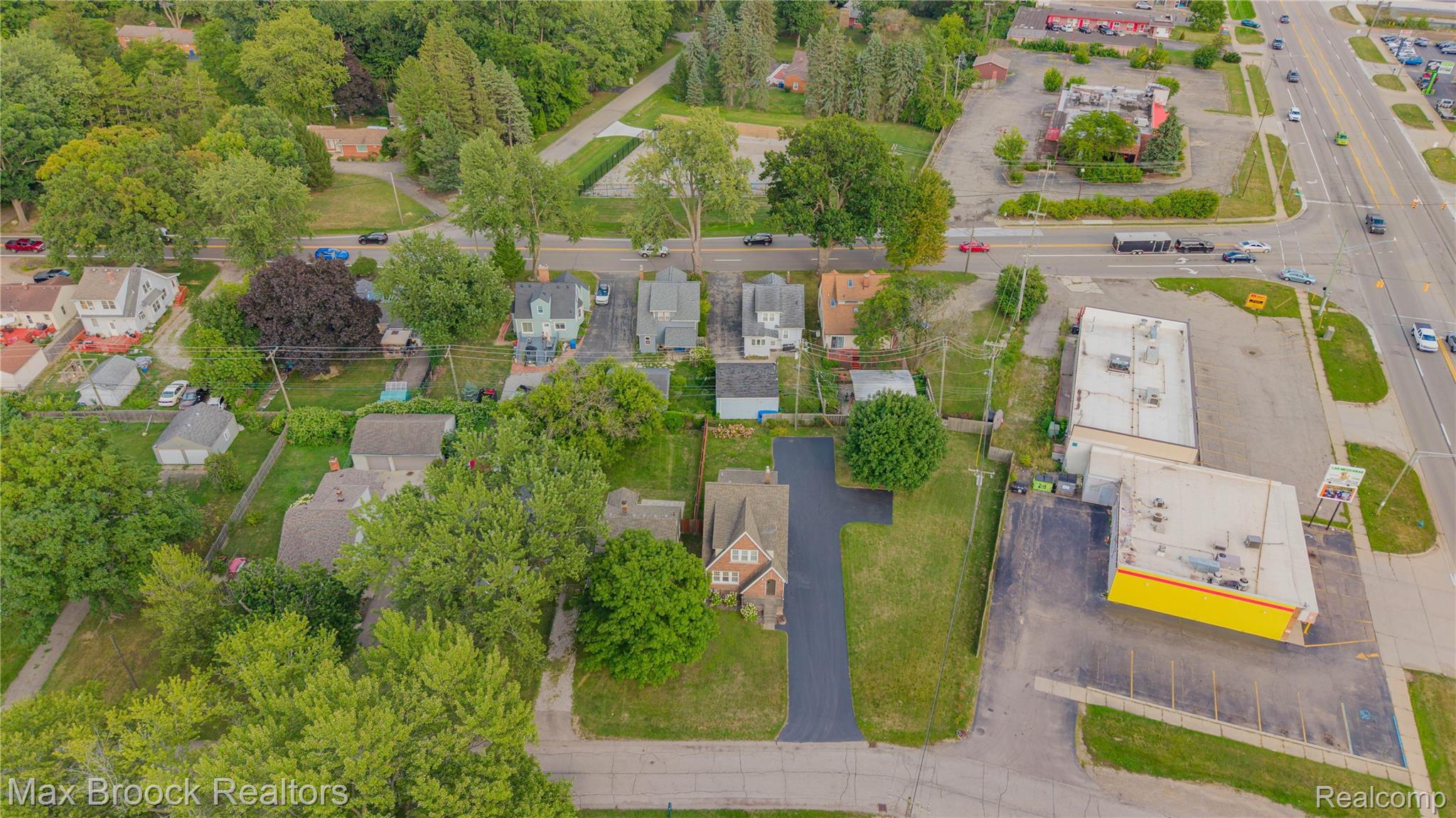2222 Montroyal Avenue Property Photo 31