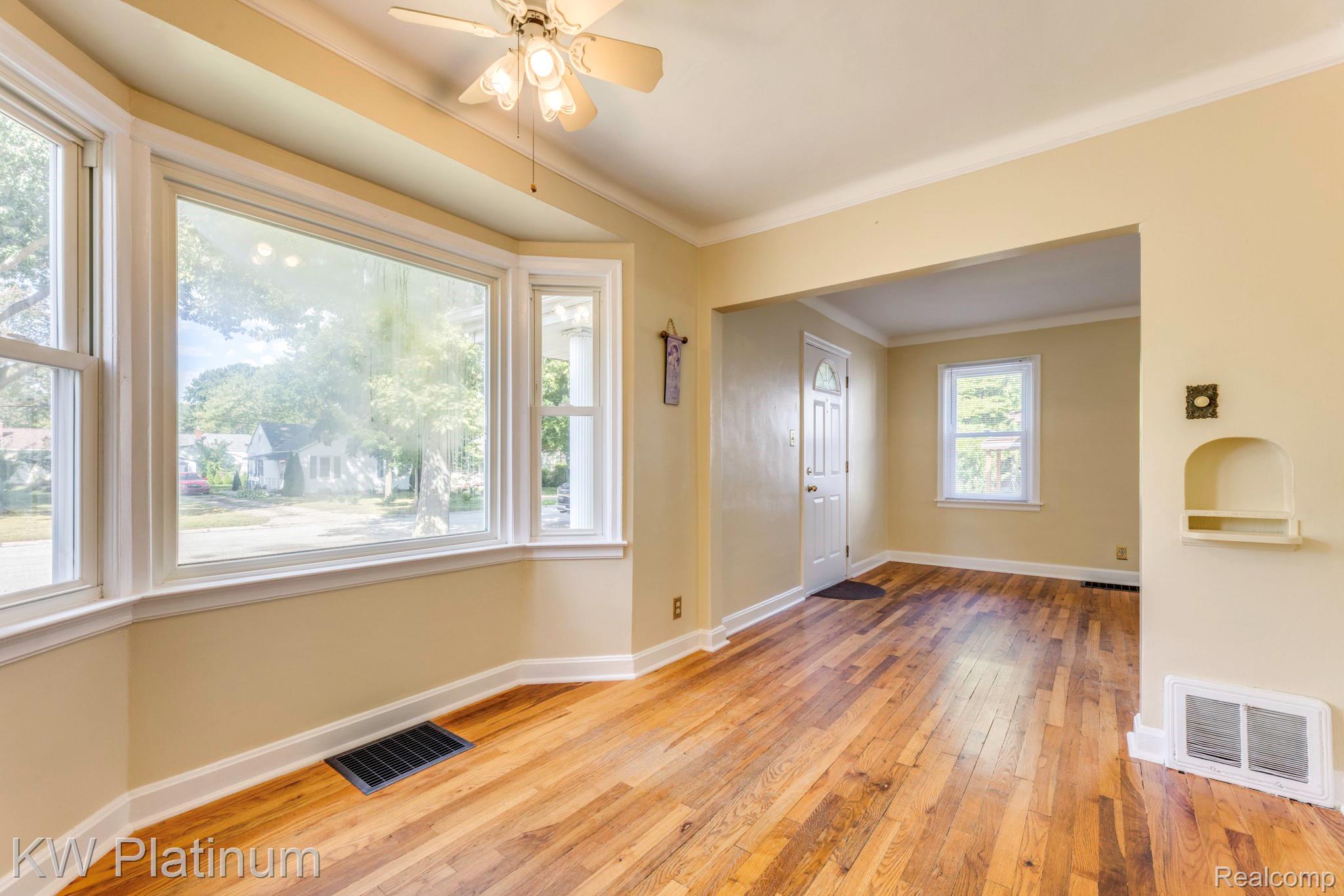3310 Poplar Street Property Photo 4