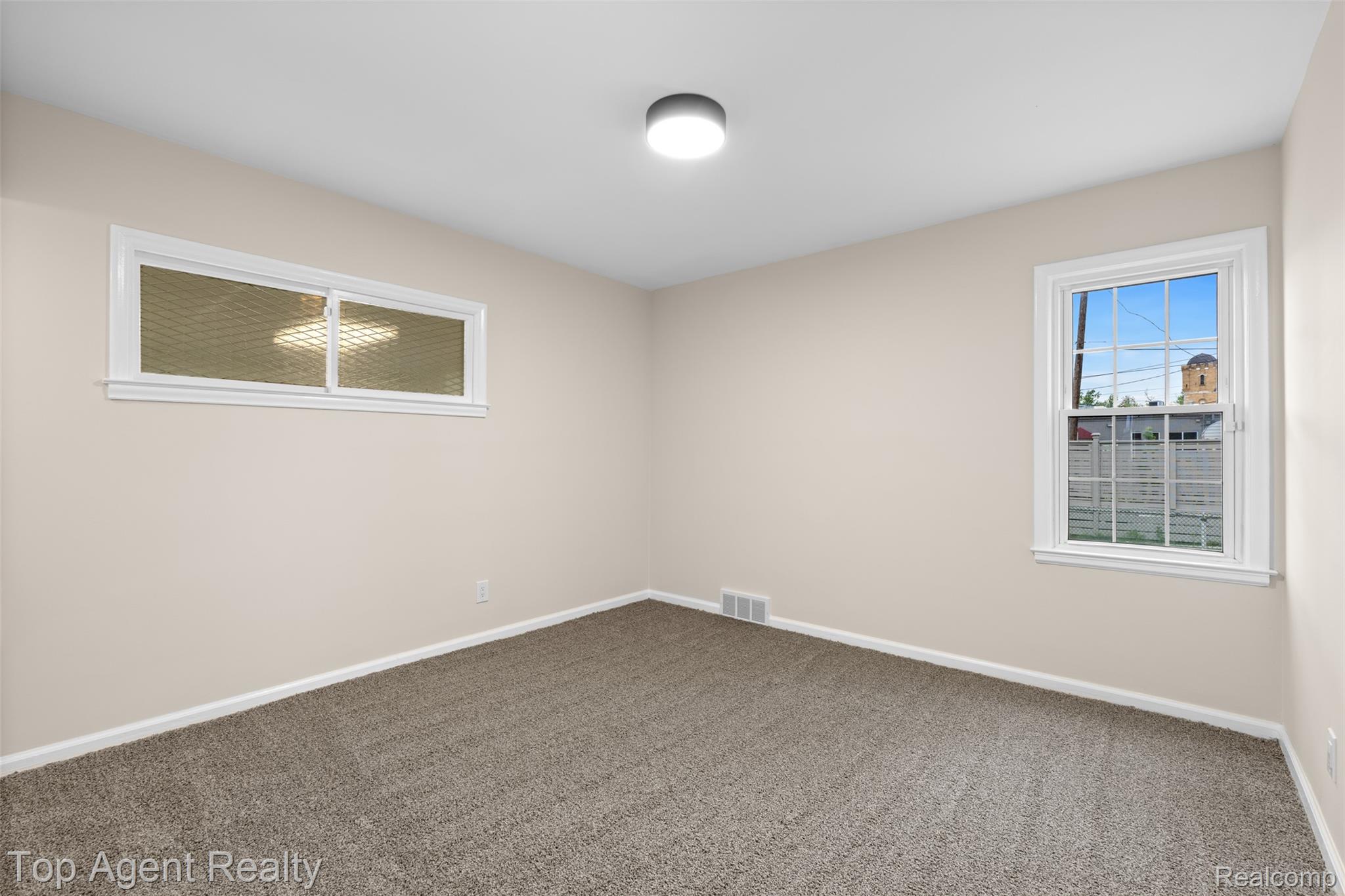 3323 Gardner Avenue Property Photo 17