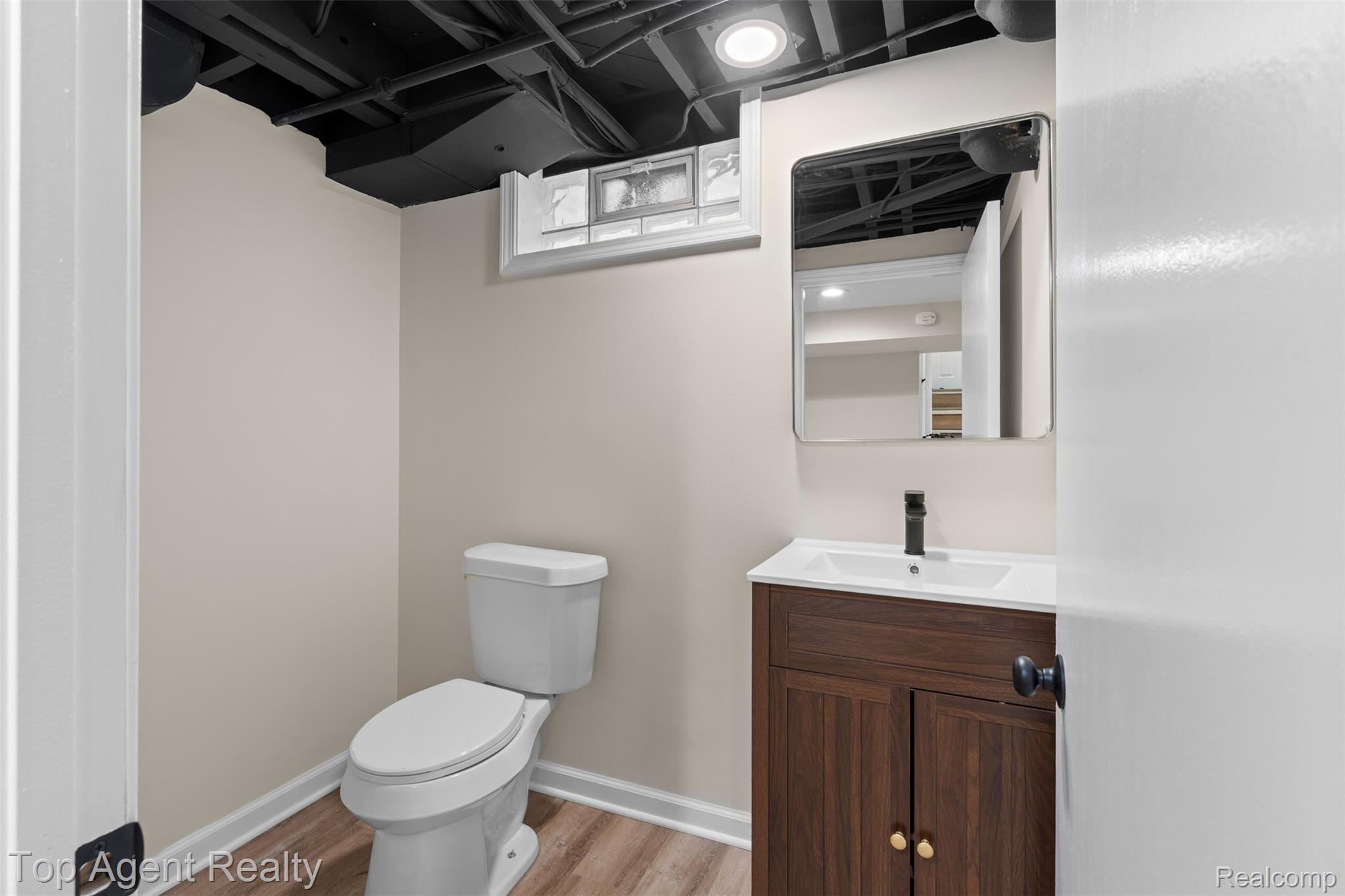 3323 Gardner Avenue Property Photo 31
