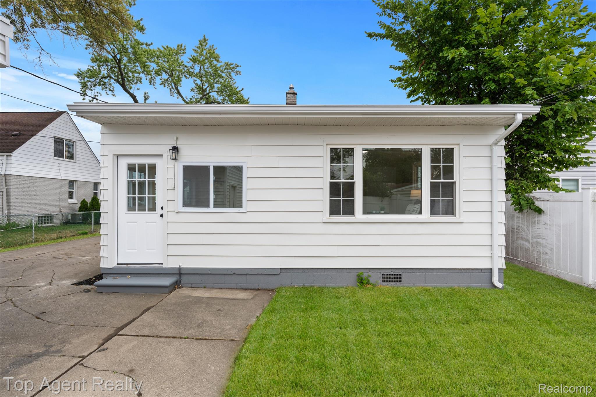 3323 Gardner Avenue Property Photo 35
