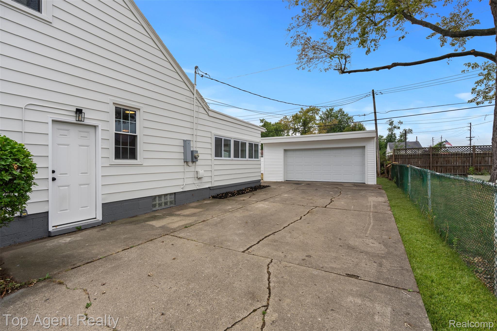 3323 Gardner Avenue Property Photo 38