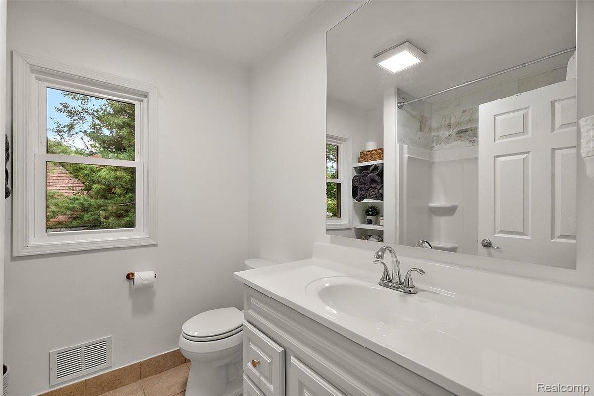 7710 Richardson Road Property Photo 44