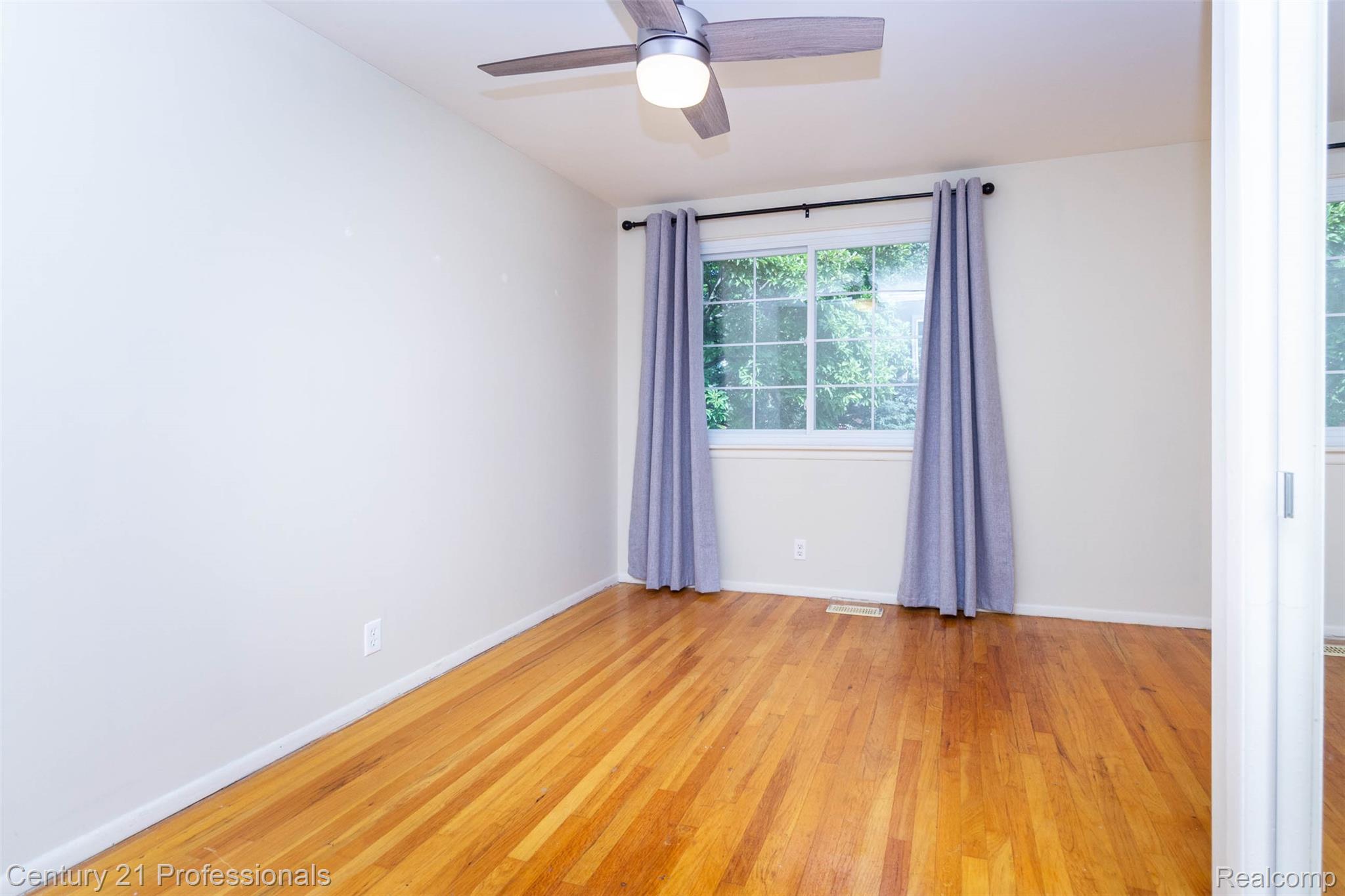 6361 Emerald Lake Drive Property Photo 22