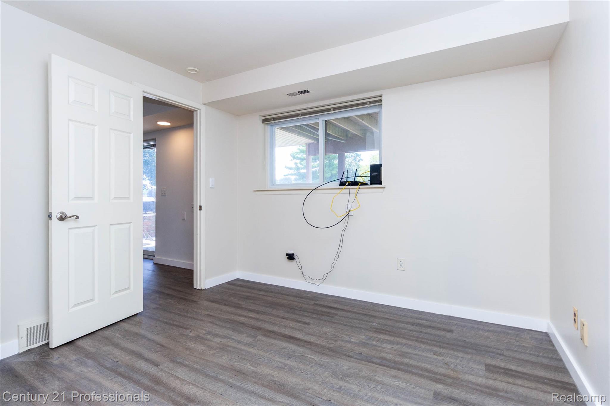 6361 Emerald Lake Drive Property Photo 28