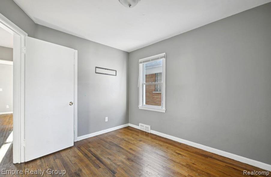 18417 Albion Street Property Photo 5