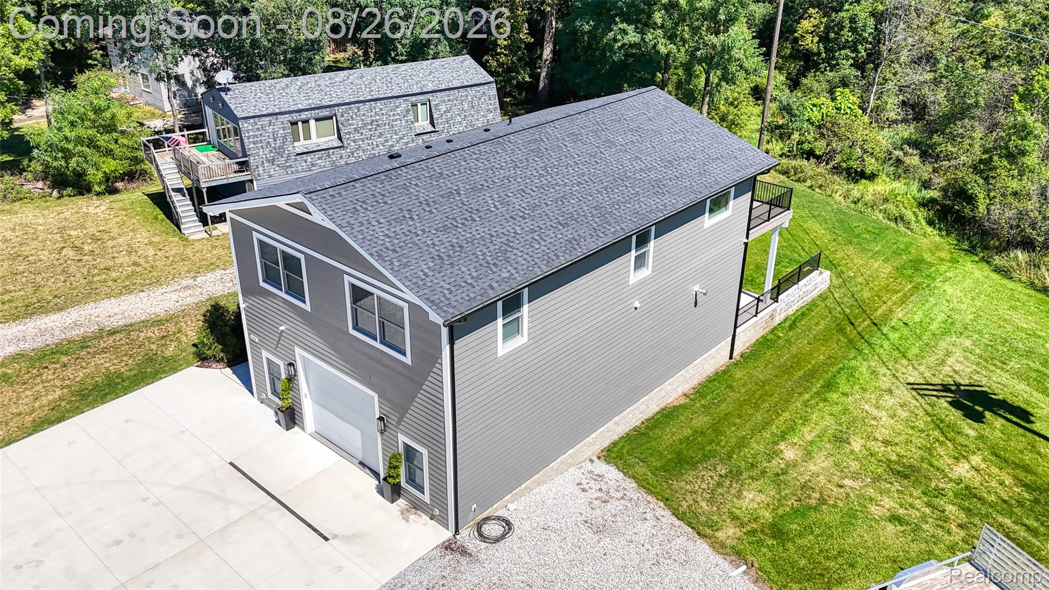 454 E Shore Drive Property Photo 4