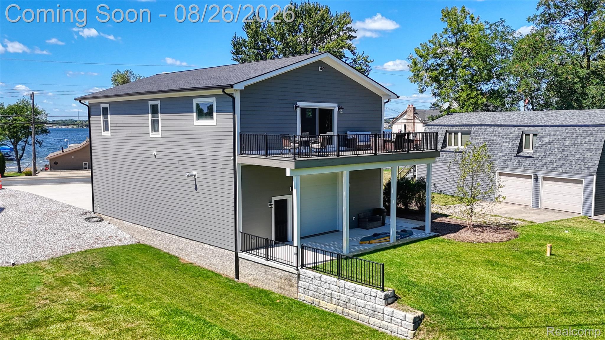 454 E Shore Drive Property Photo 5