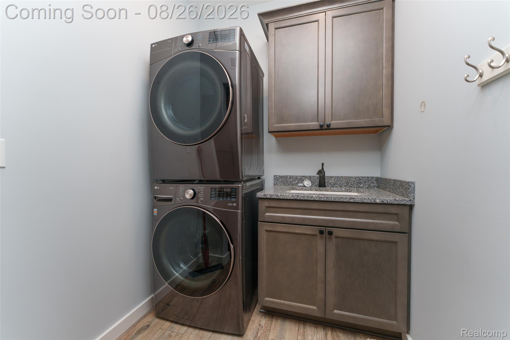 454 E Shore Drive Property Photo 29