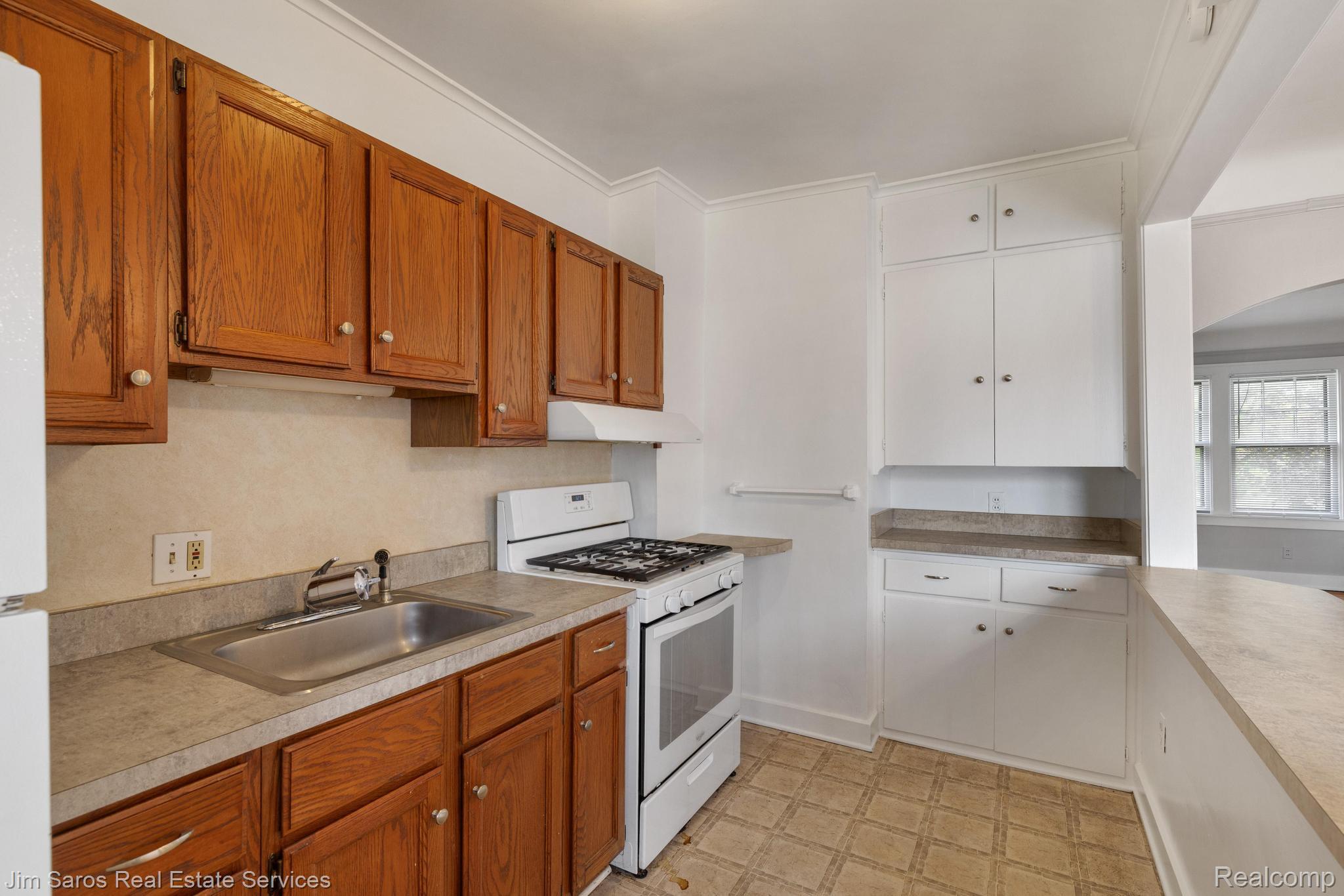 15111 E Vernor Highway Property Photo 3