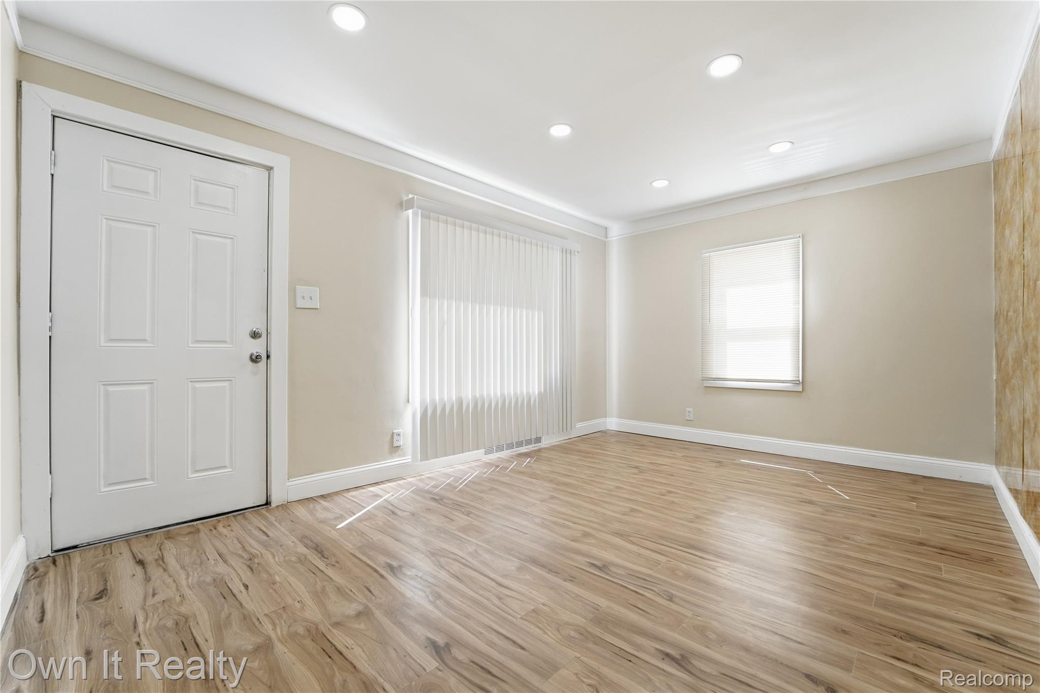 9207 Stout Street Property Photo 5