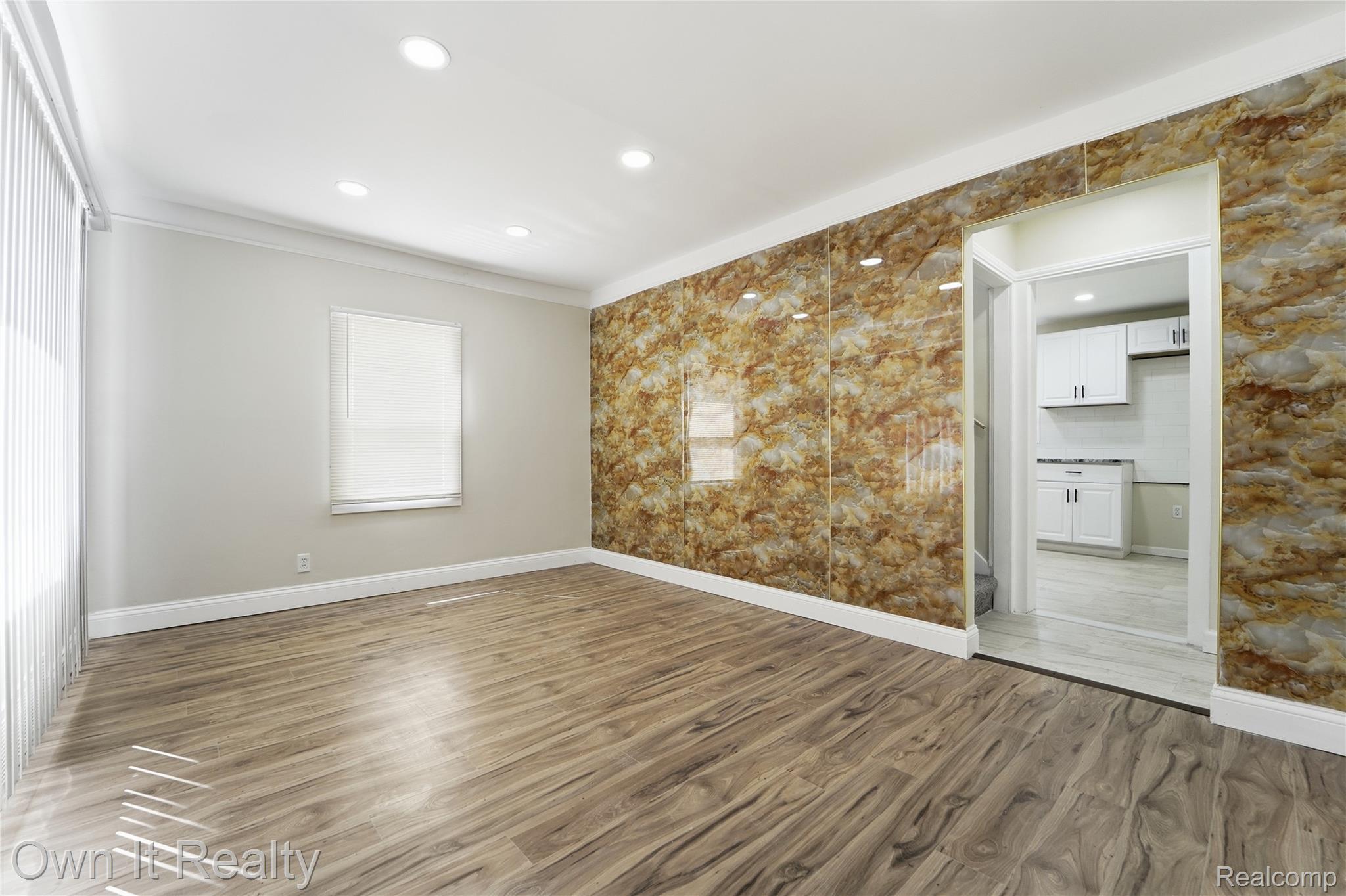 9207 Stout Street Property Photo 6