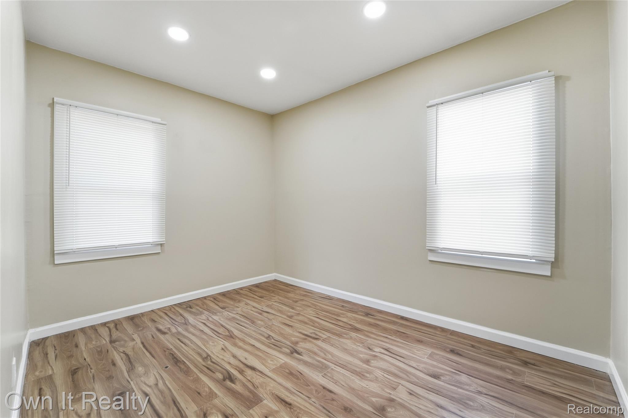 9207 Stout Street Property Photo 10