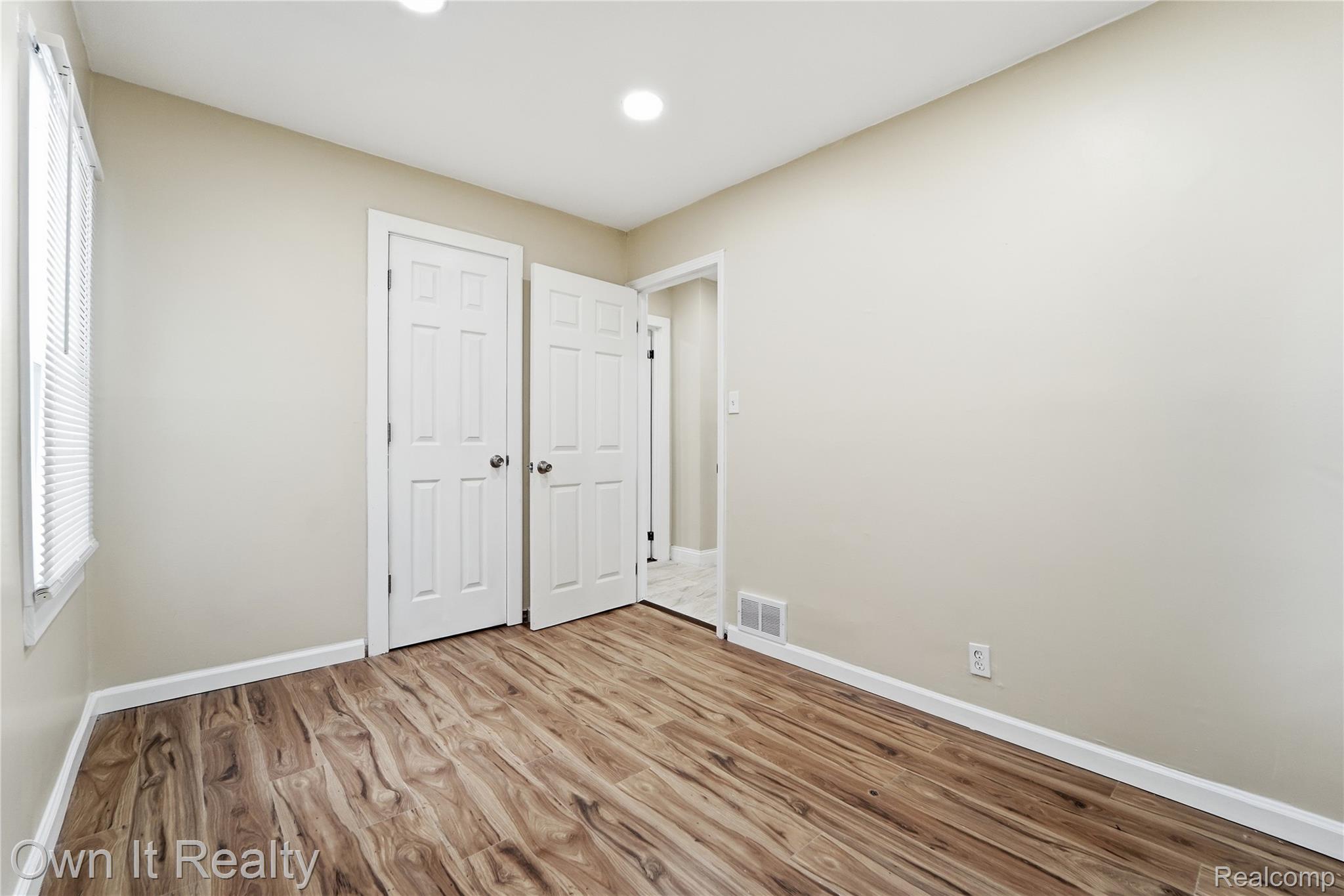 9207 Stout Street Property Photo 11