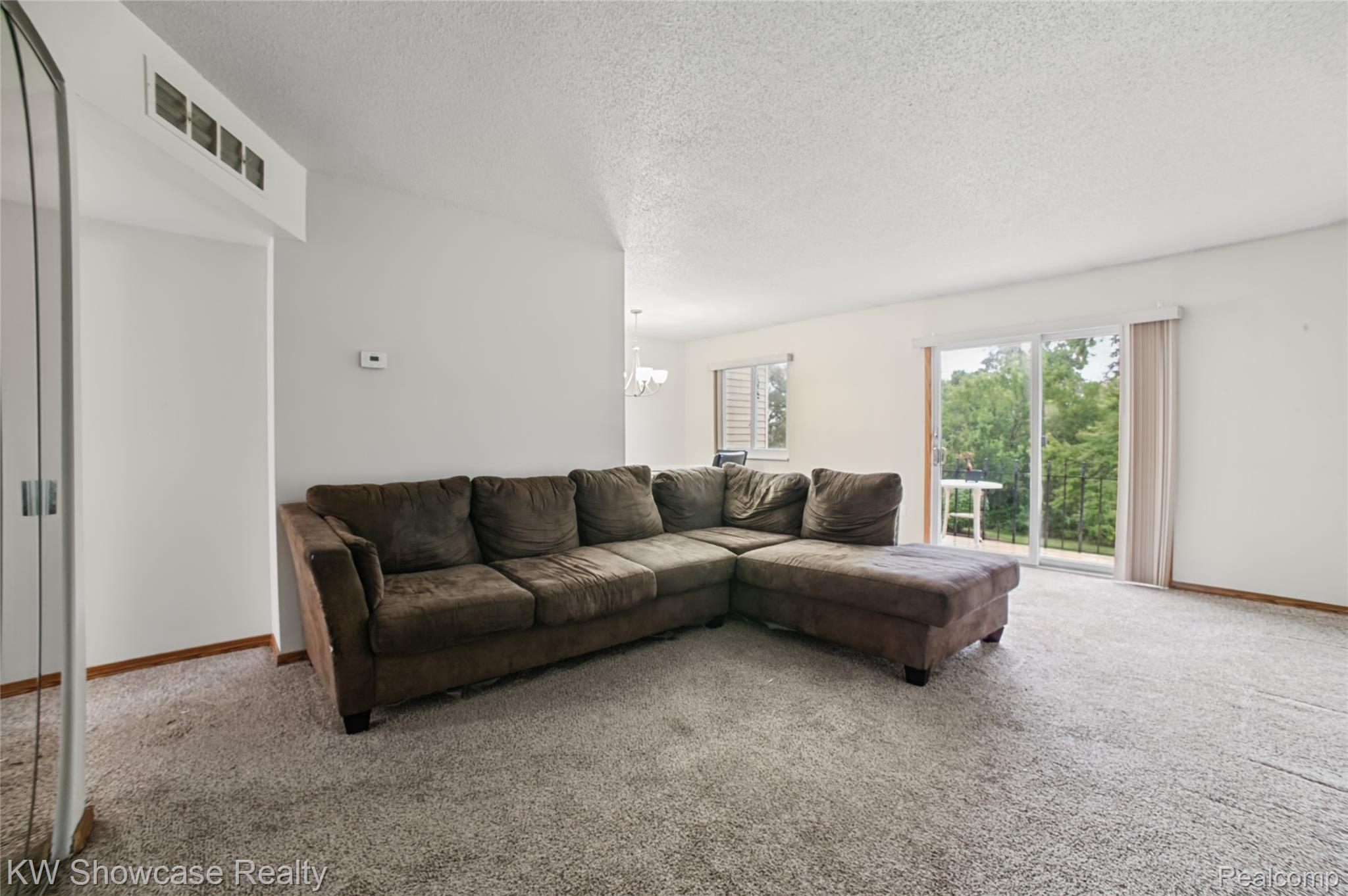 5283 Highland Road 206 Property Photo 15