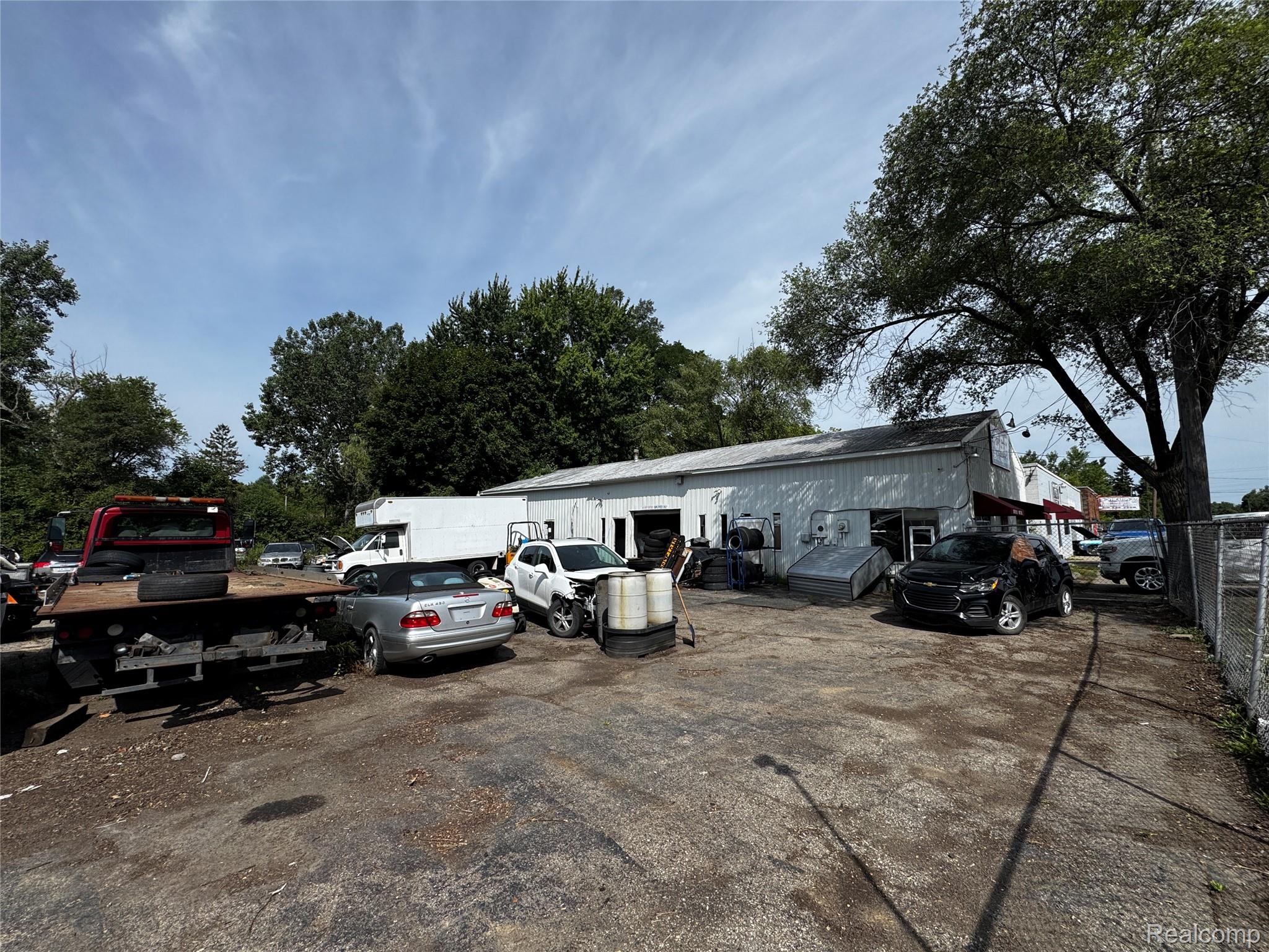 7017 N Dort Highway Property Photo 1
