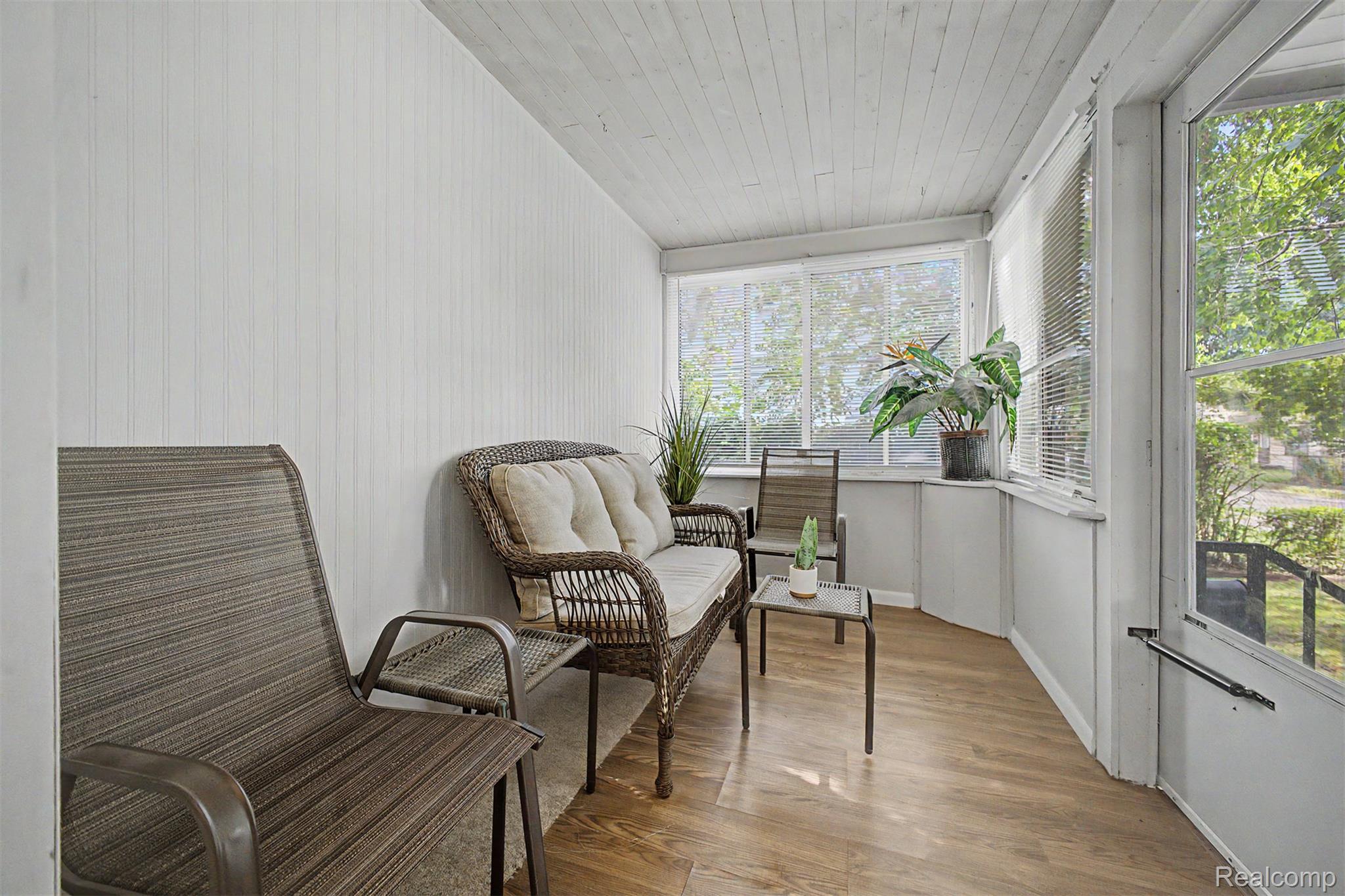 40 W Benson Street Property Photo 6