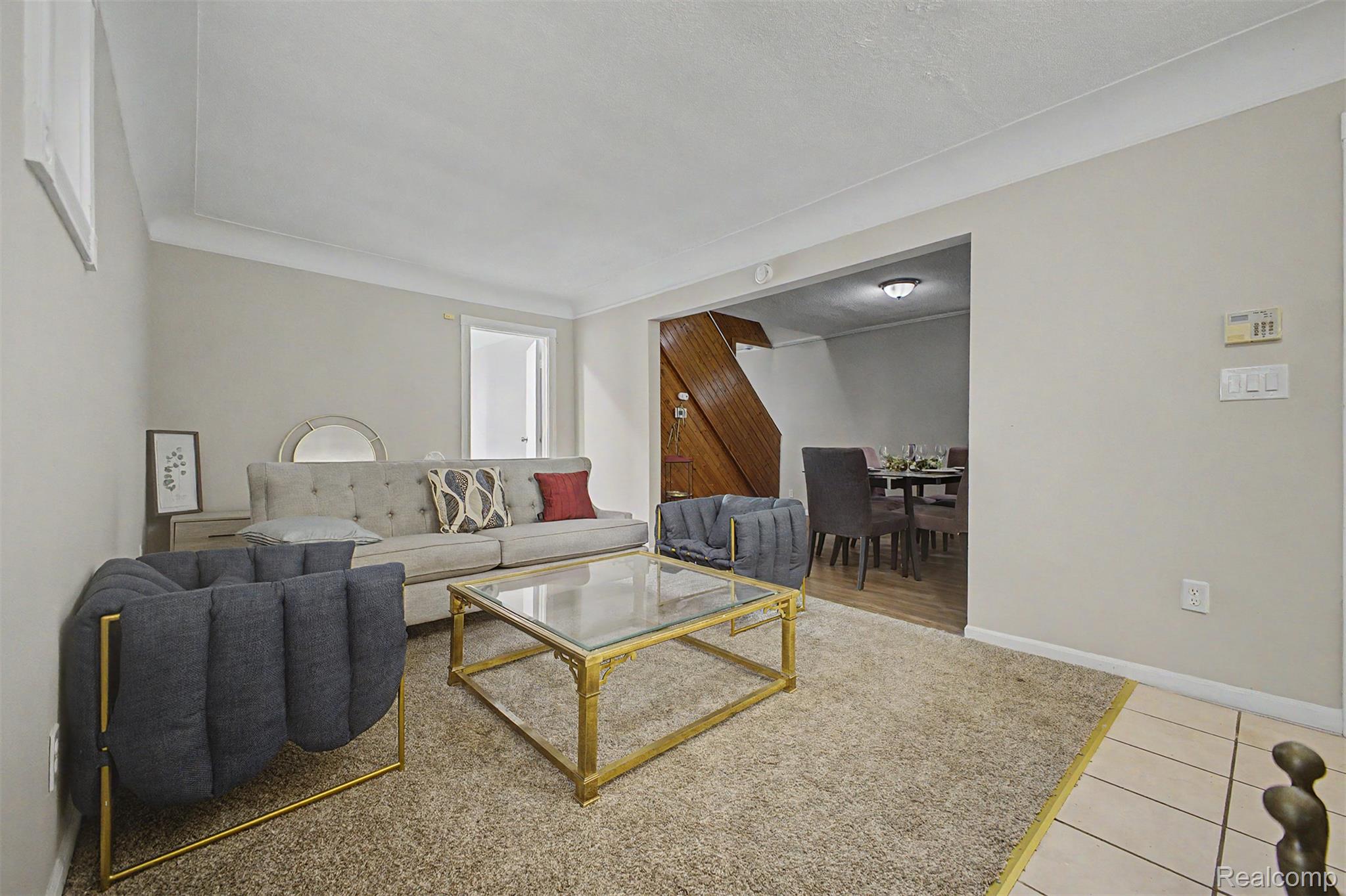 40 W Benson Street Property Photo 8