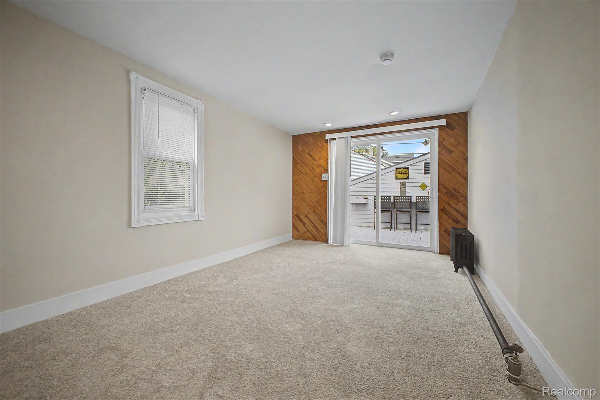 40 W Benson Street Property Photo 16