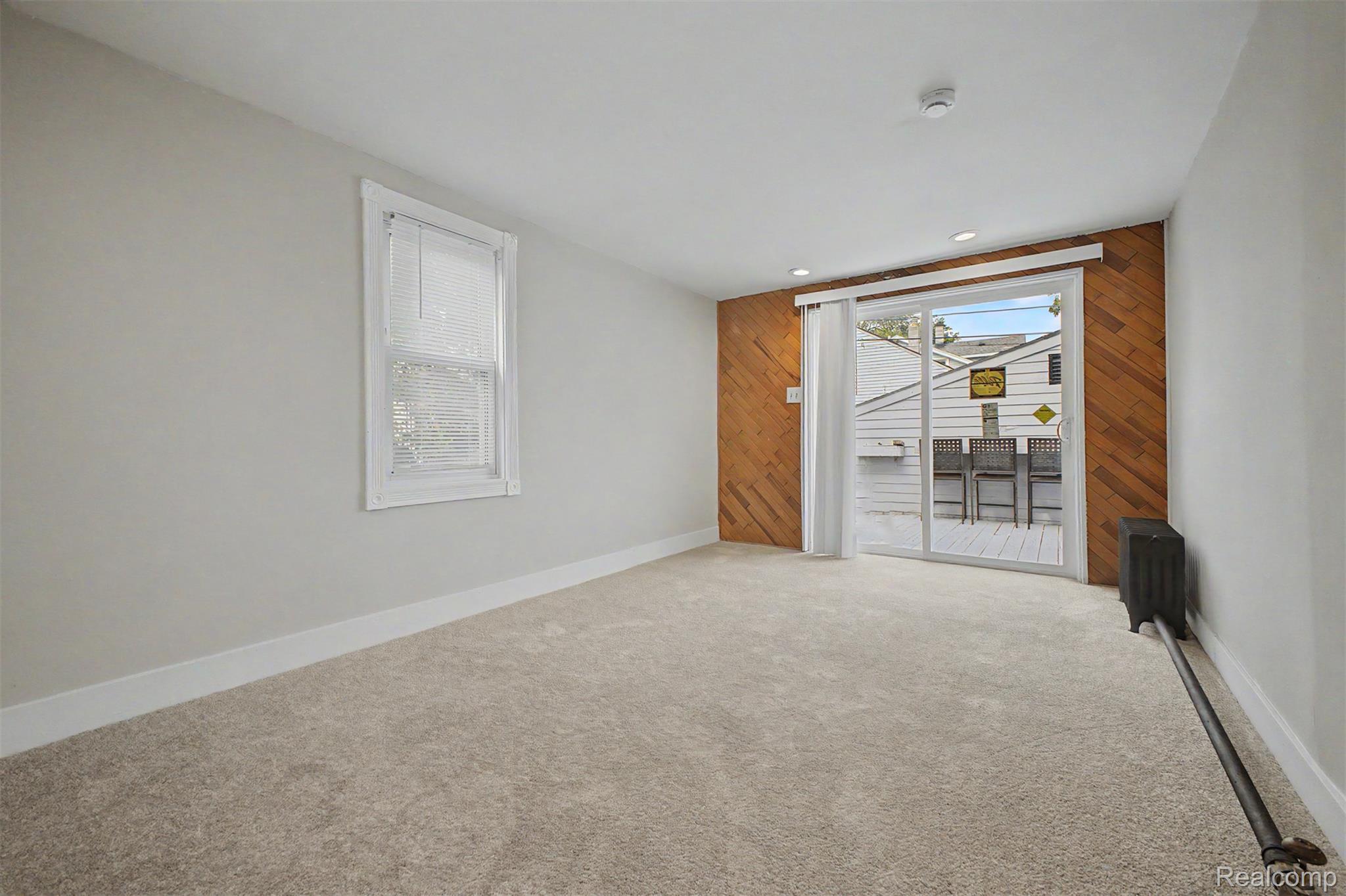 40 W Benson Street Property Photo 18