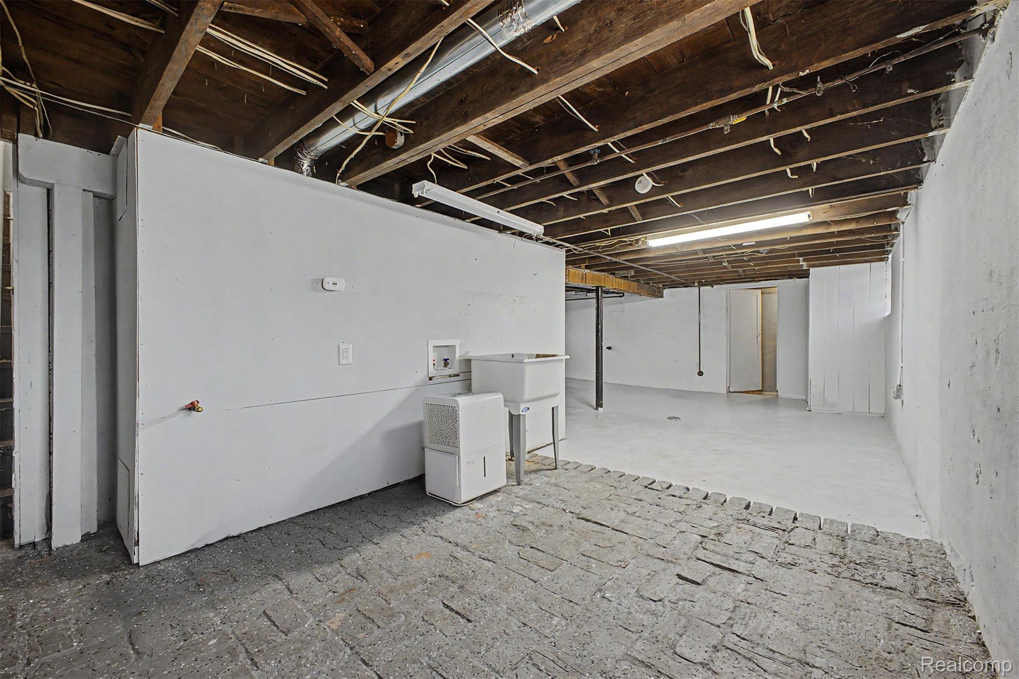40 W Benson Street Property Photo 24