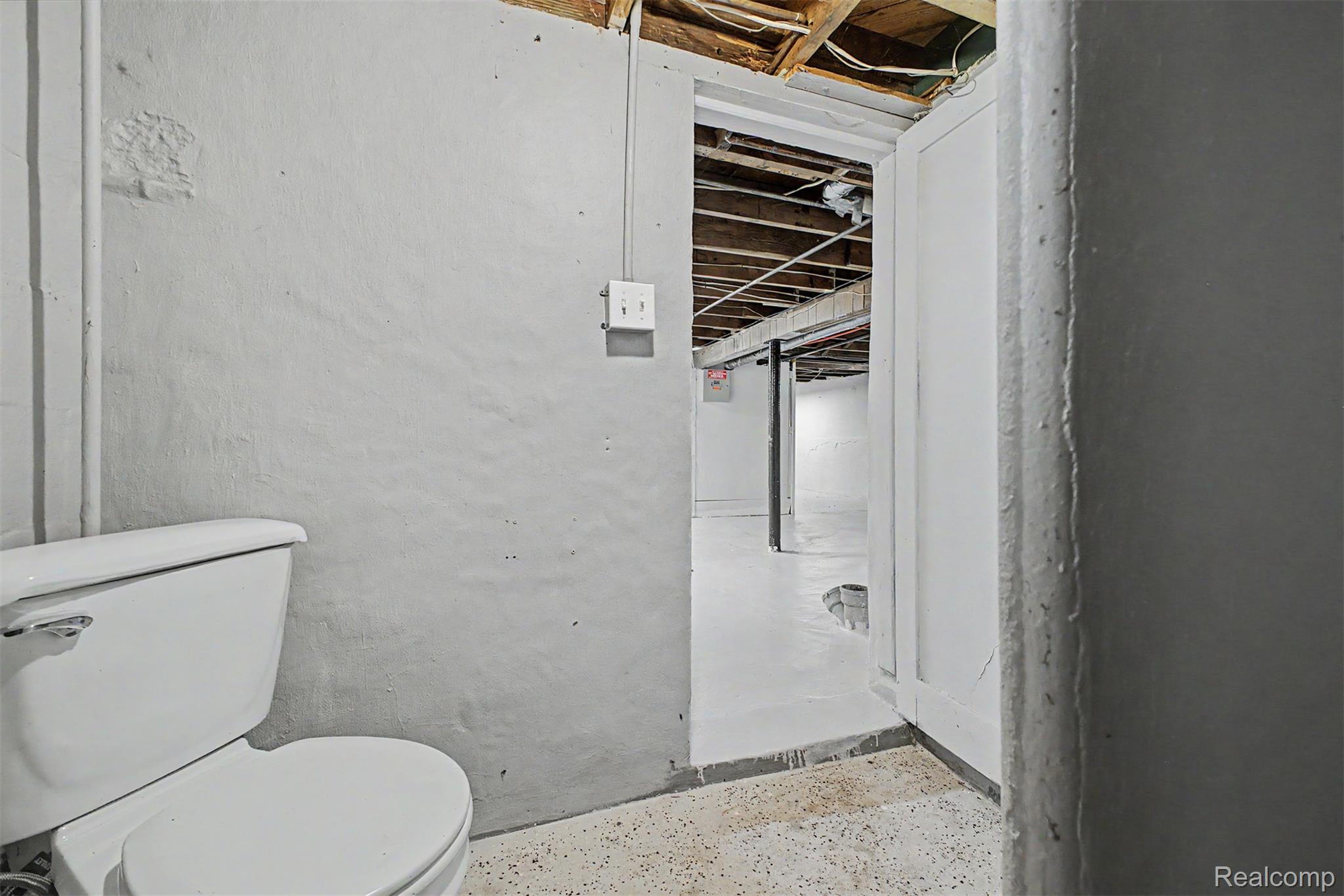 40 W Benson Street Property Photo 27