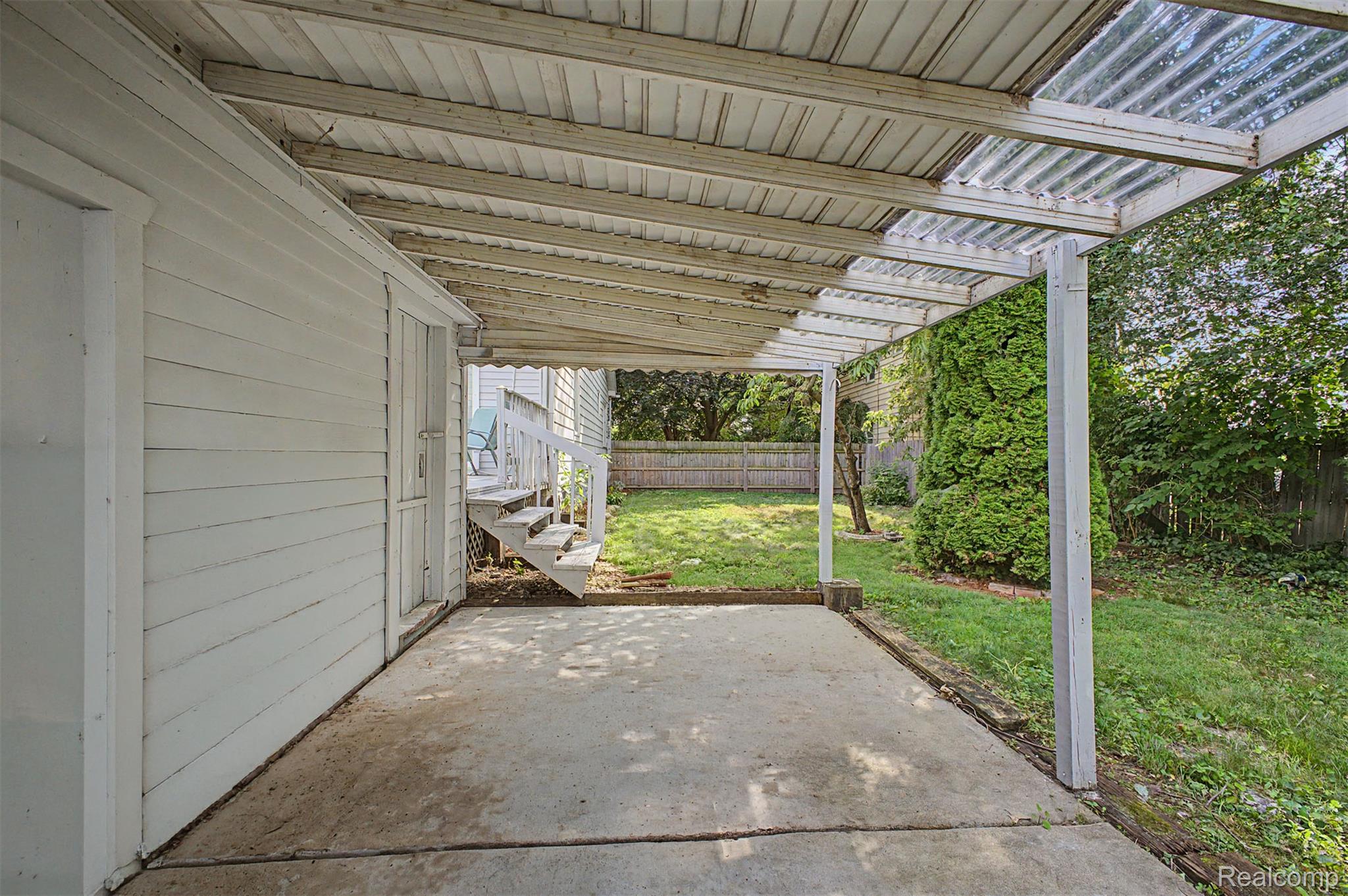 40 W Benson Street Property Photo 31